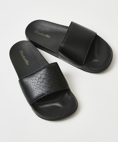 Tofflor med ormmönster, Svart