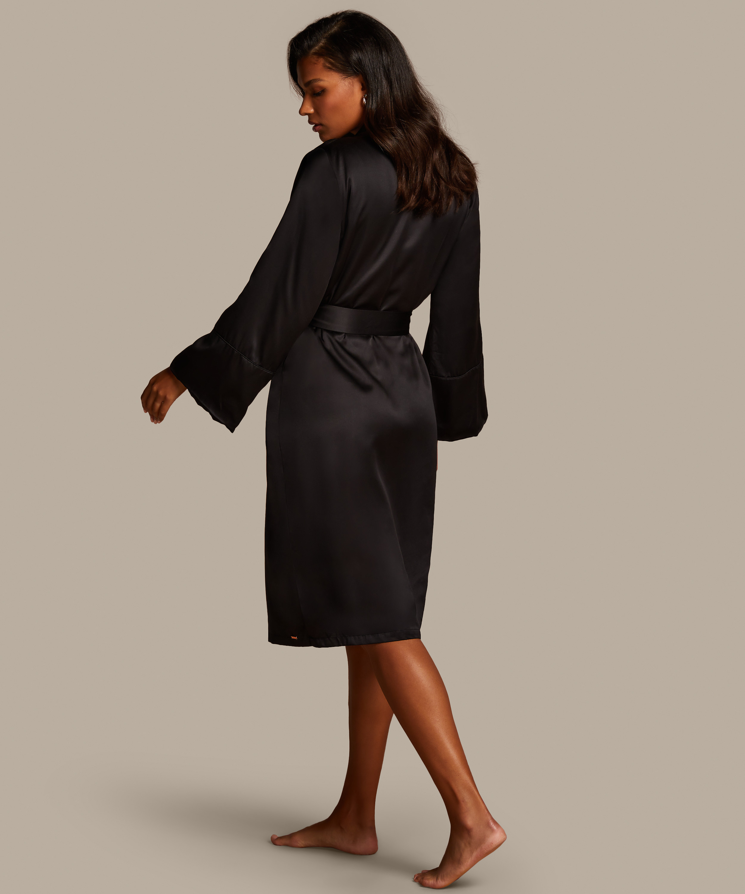 Badrock av satinfleece, Svart, main