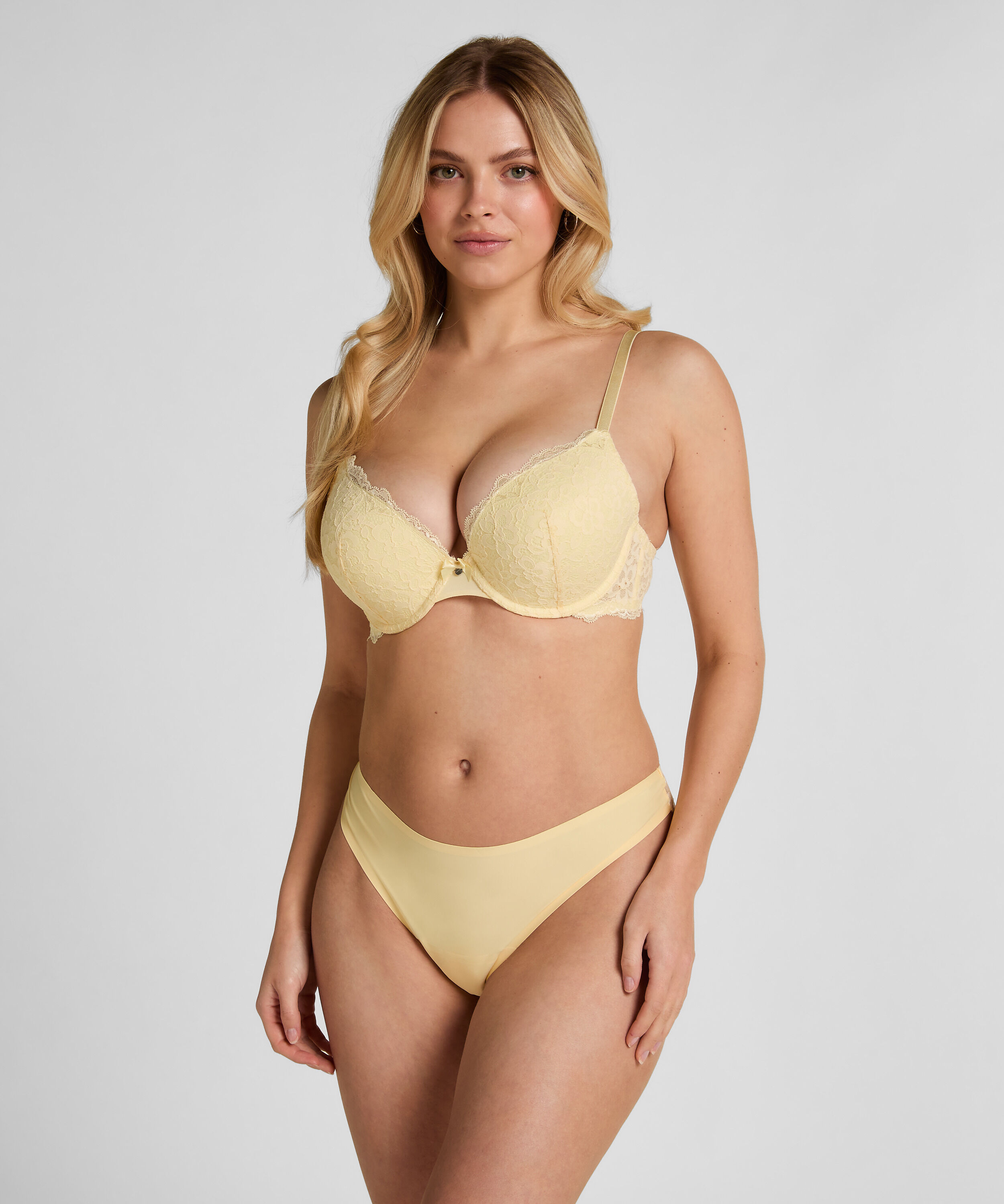 Stringtrosa Invisible Lace Back, Gul Stringtrosa Invisible Lace Back, Gul