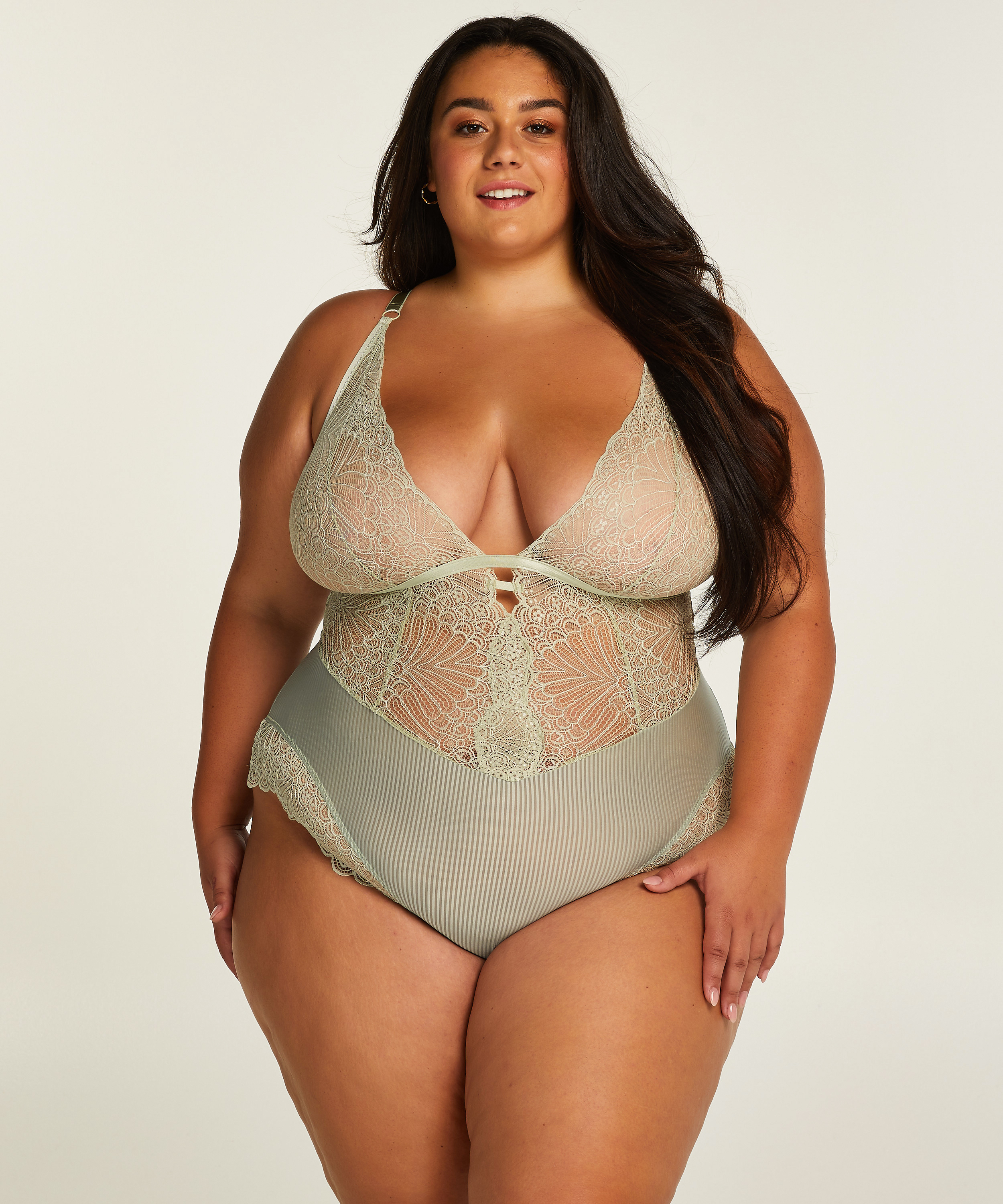 Naomi body, grön, main