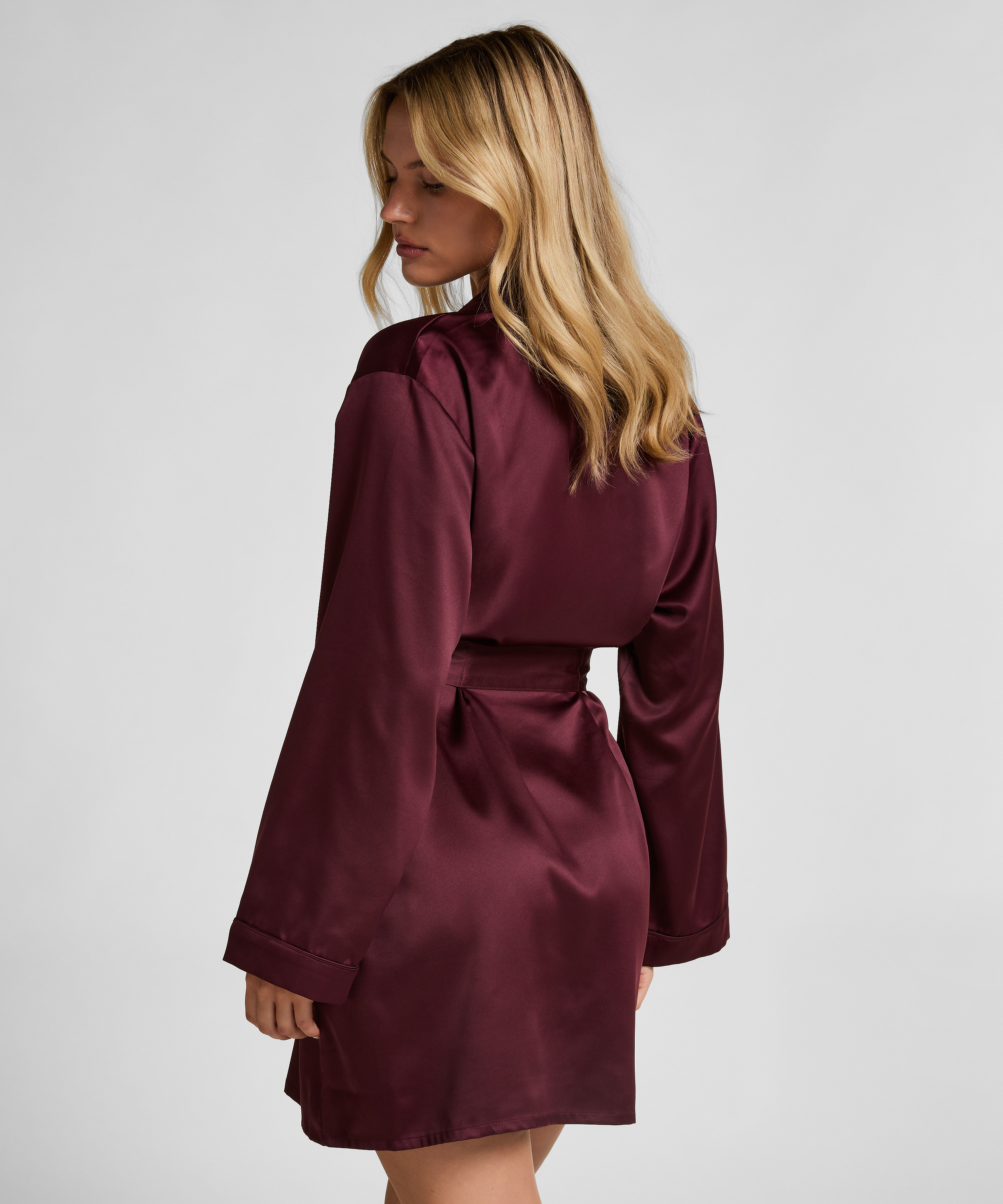 Kimono Satin, R&ouml;d, main