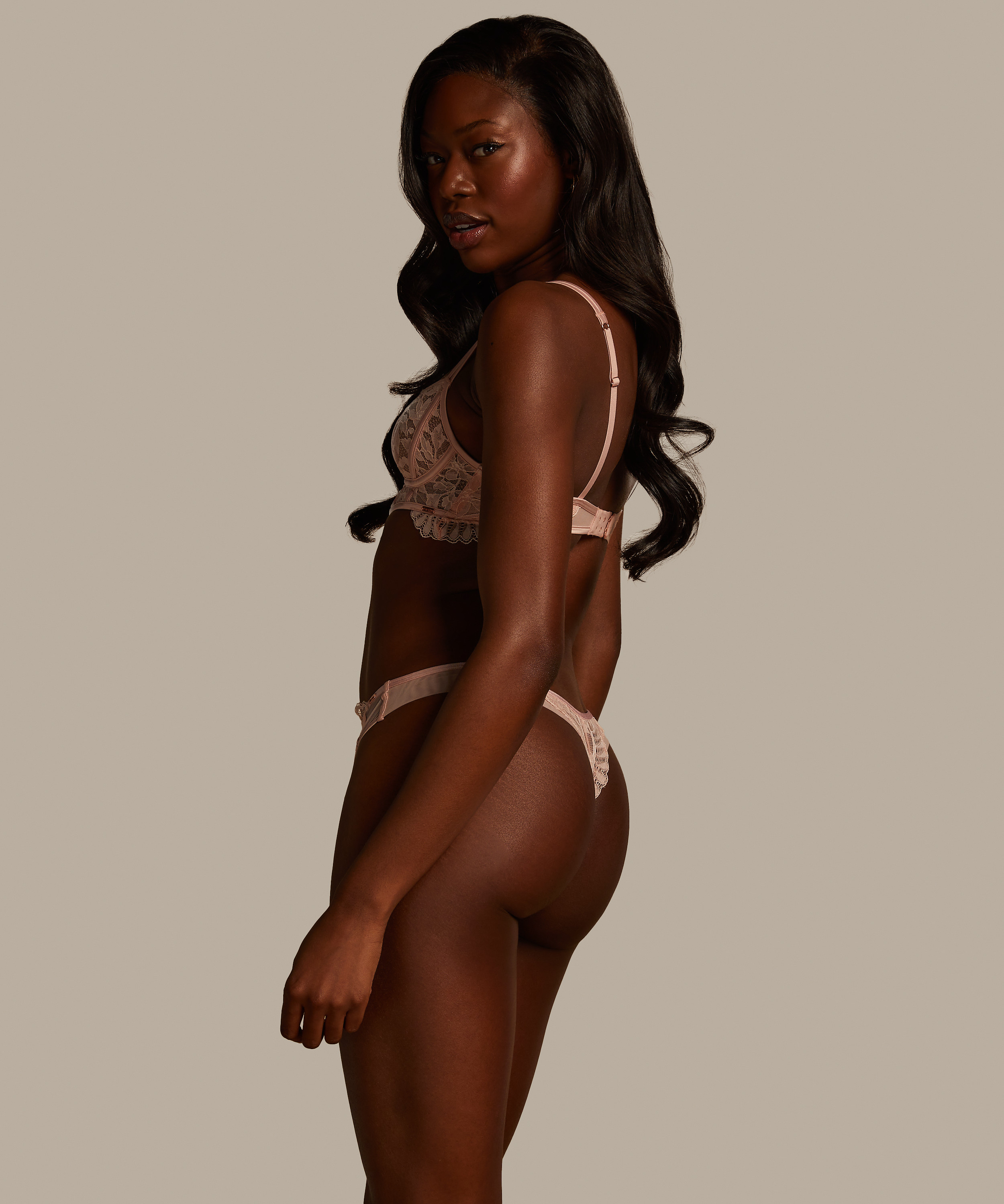 Stringtrosa Kea, Rosa, main