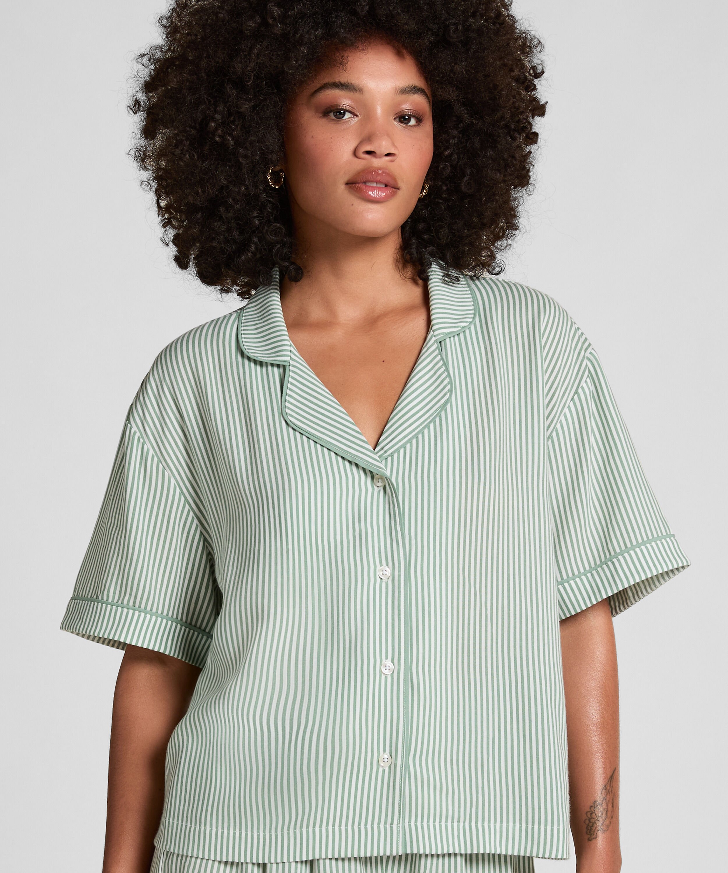 Pyjamasjacka i vävt tyg kortärmad, Grön