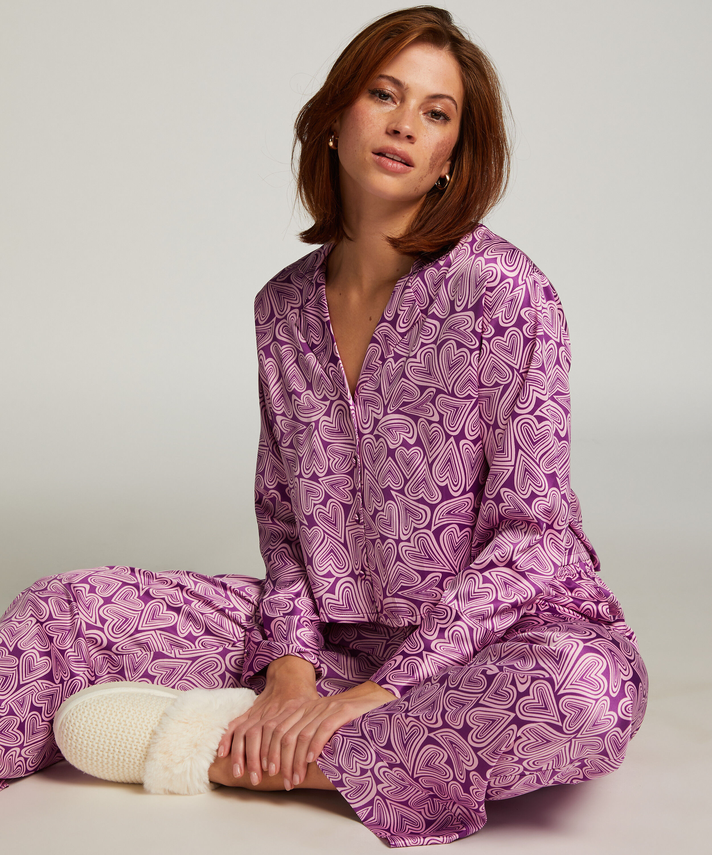 L&aring;ng&auml;rmad jacka i satin, Lila