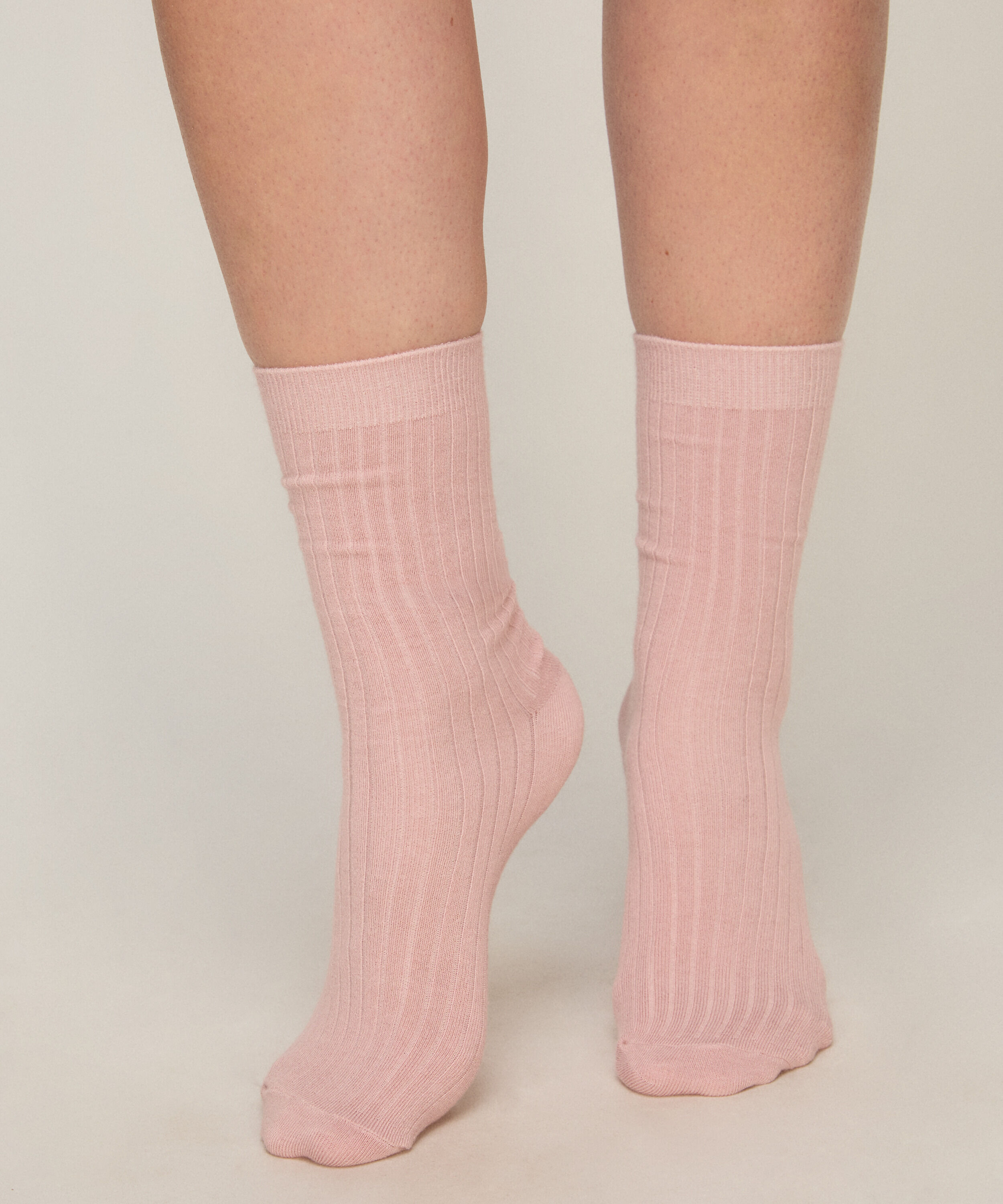 Cashmere Blend Ribbed Socks, Rosa Cashmere Blend Ribbed Socks, Rosa