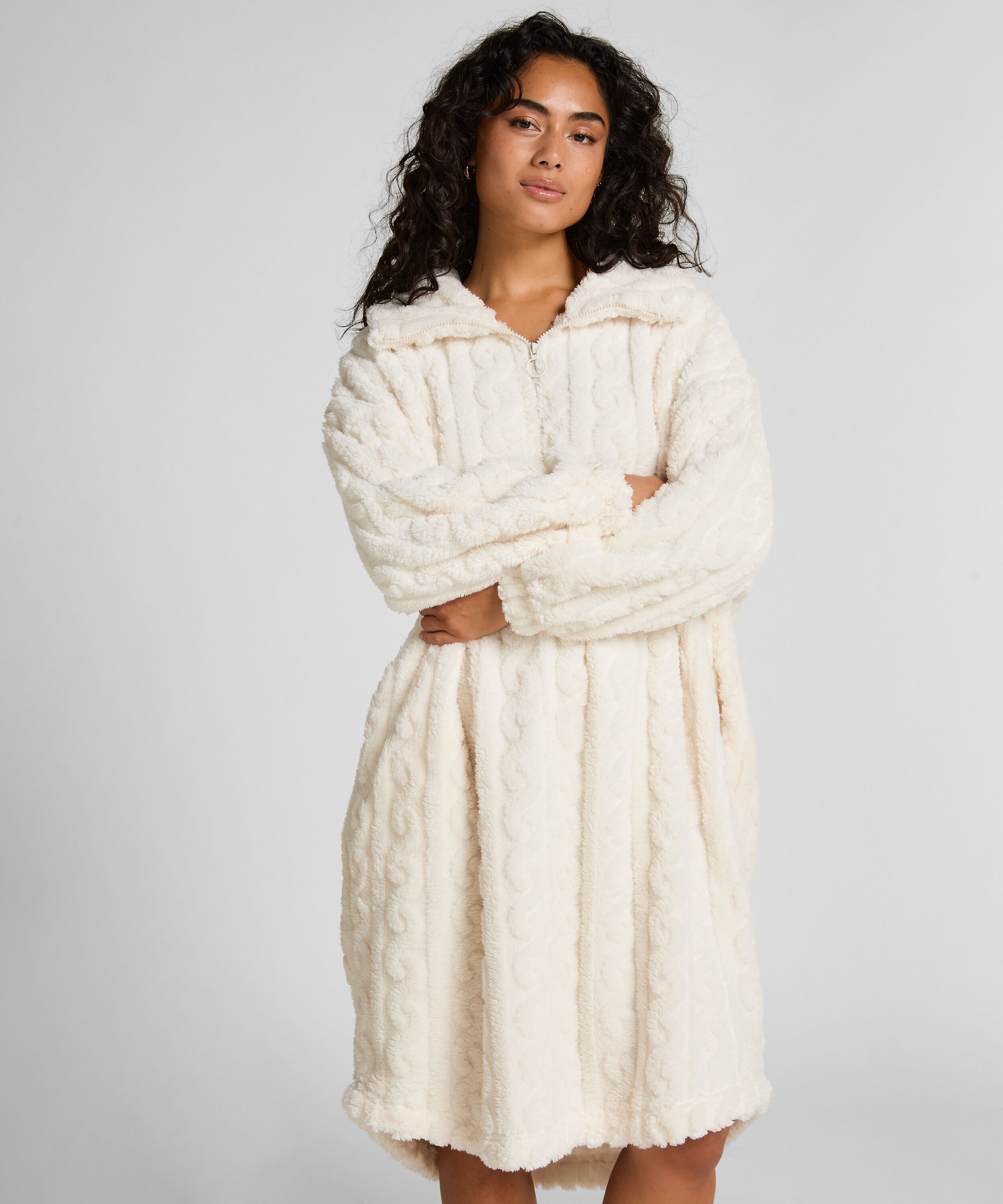 Poncho i Kabelstickad Fleece, Vit