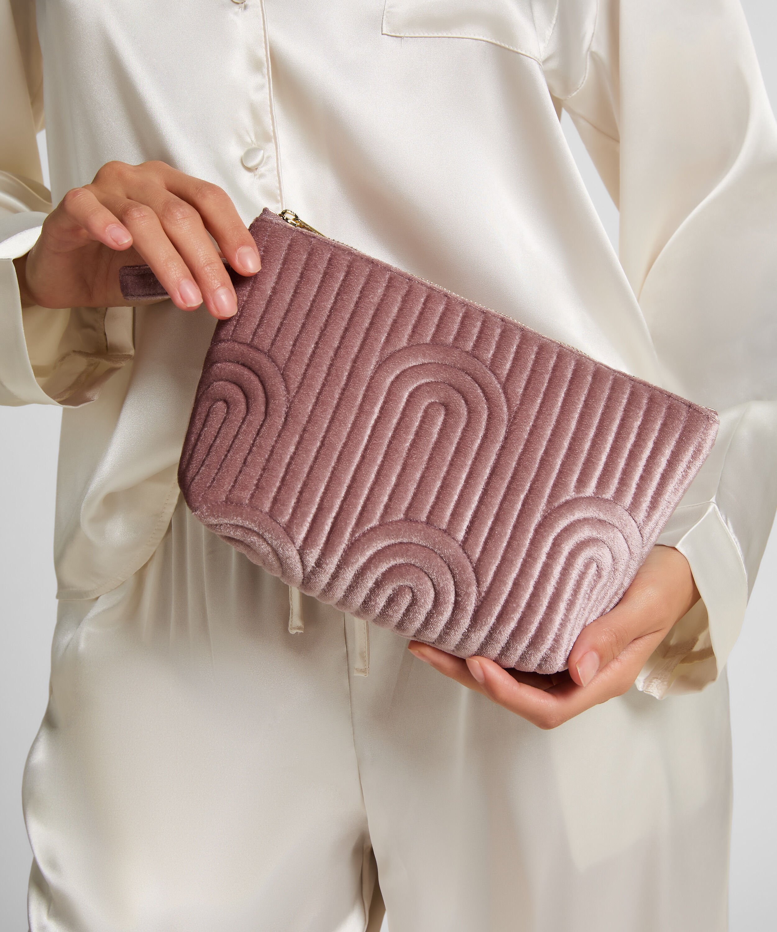 Sminkväska i velour, liten, Lila Sminkväska i velour, liten, Lila