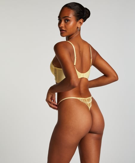 Stringtrosa Sali, Gul