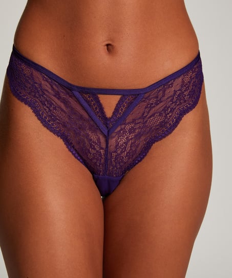 Cheekini Isabelle, Lila