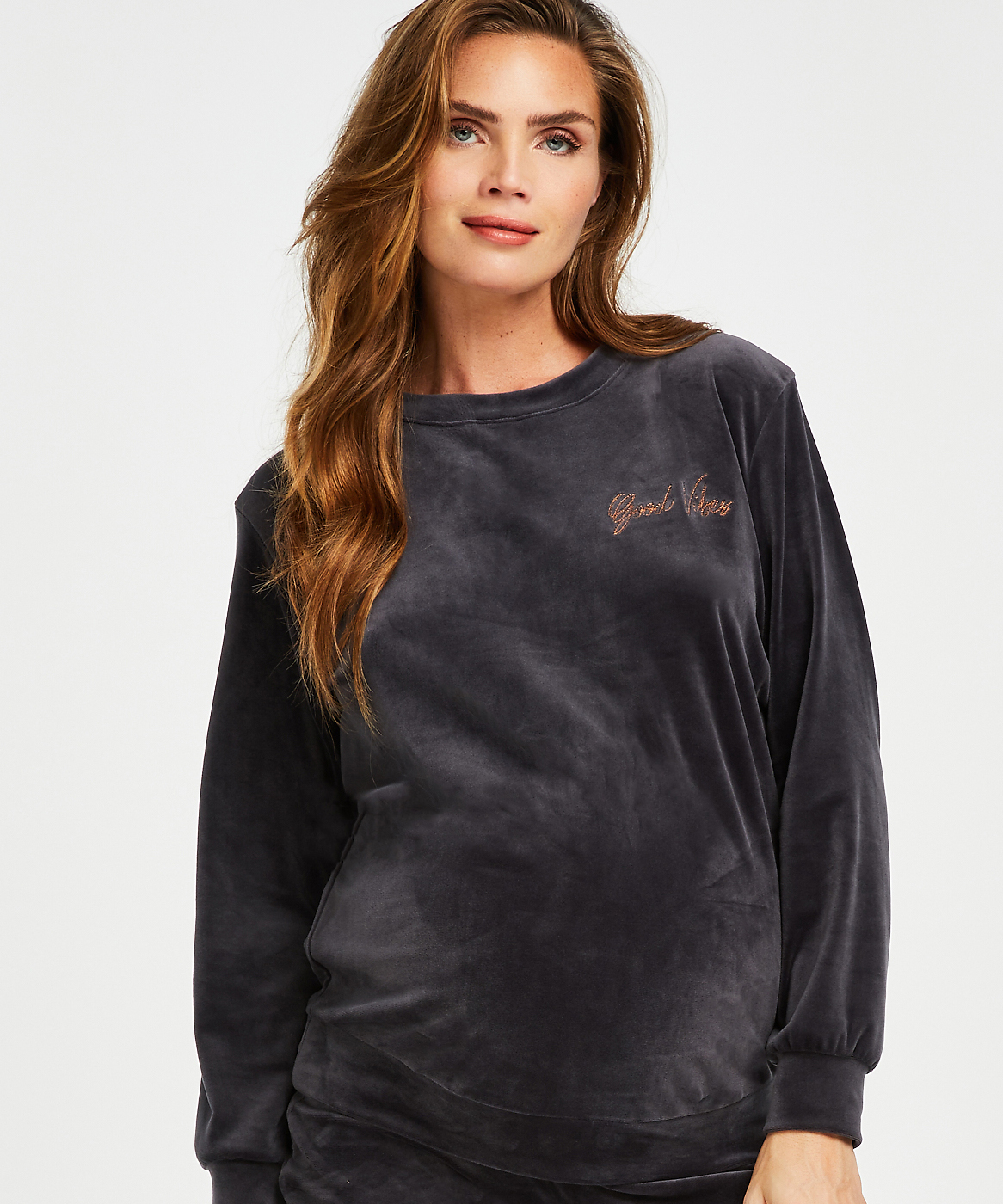 Mammatop i sammets, Gr&aring;, main