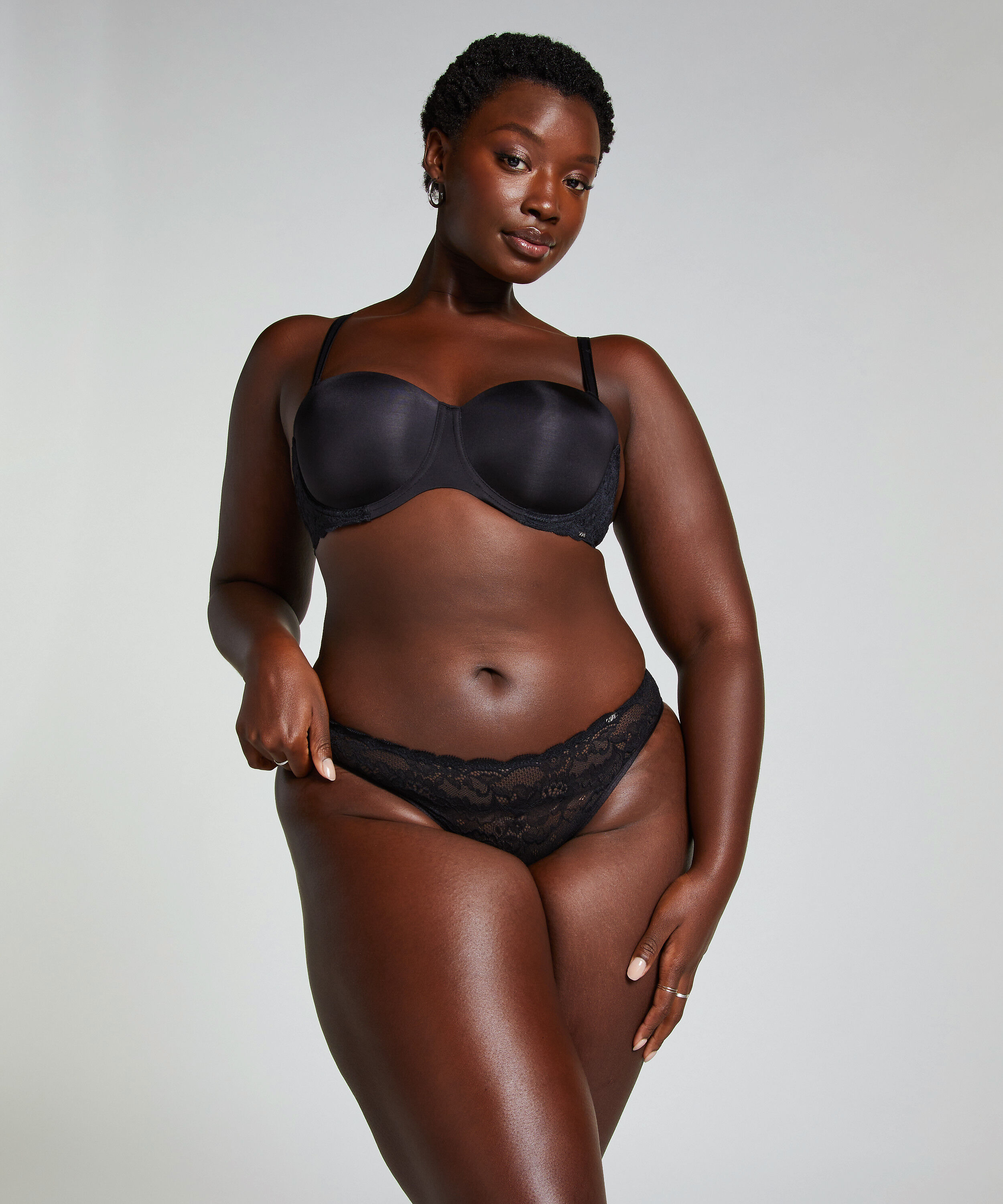 Formpressad axelbandslös bygel-bh Angie