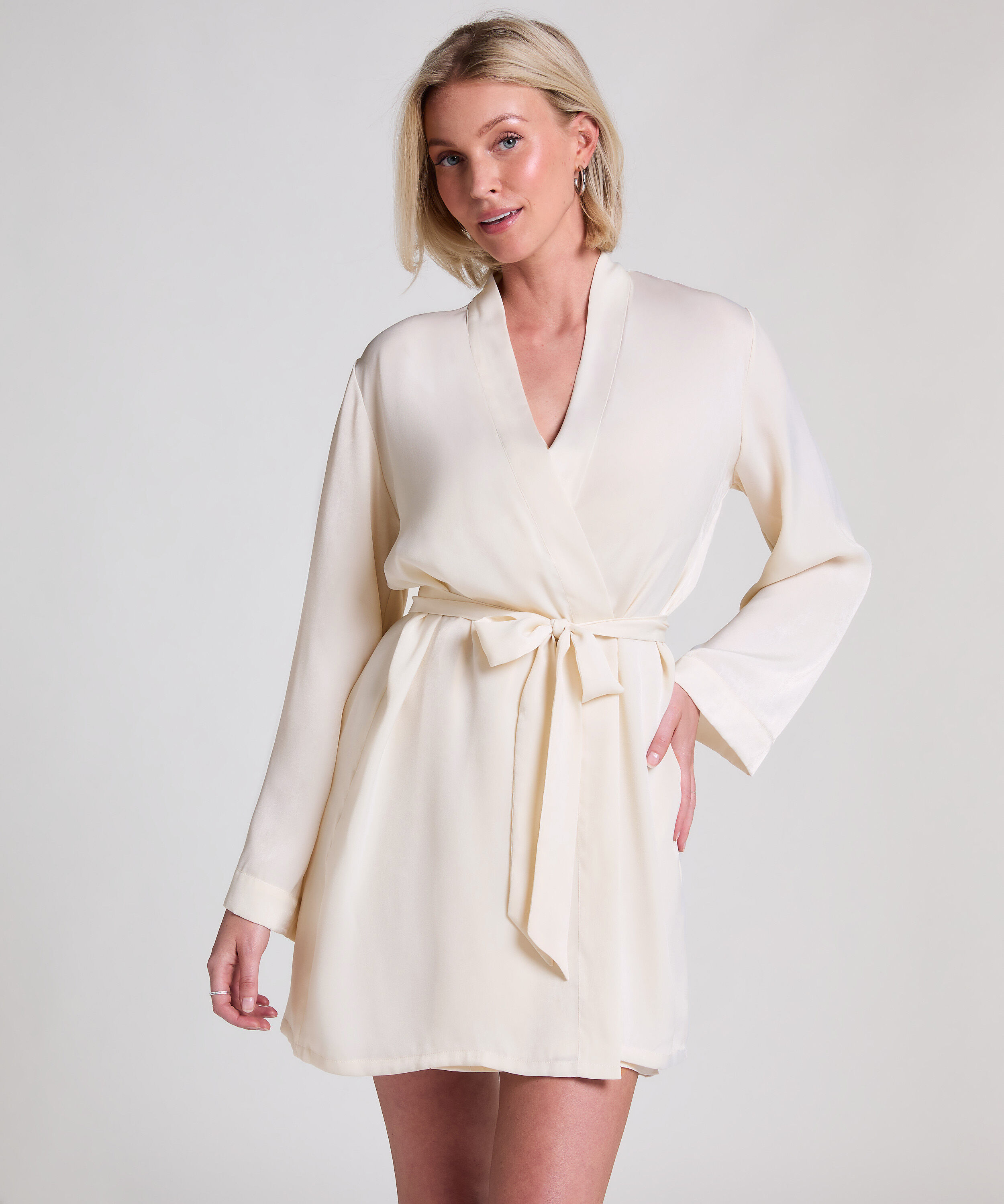Kimono Satin, Vit