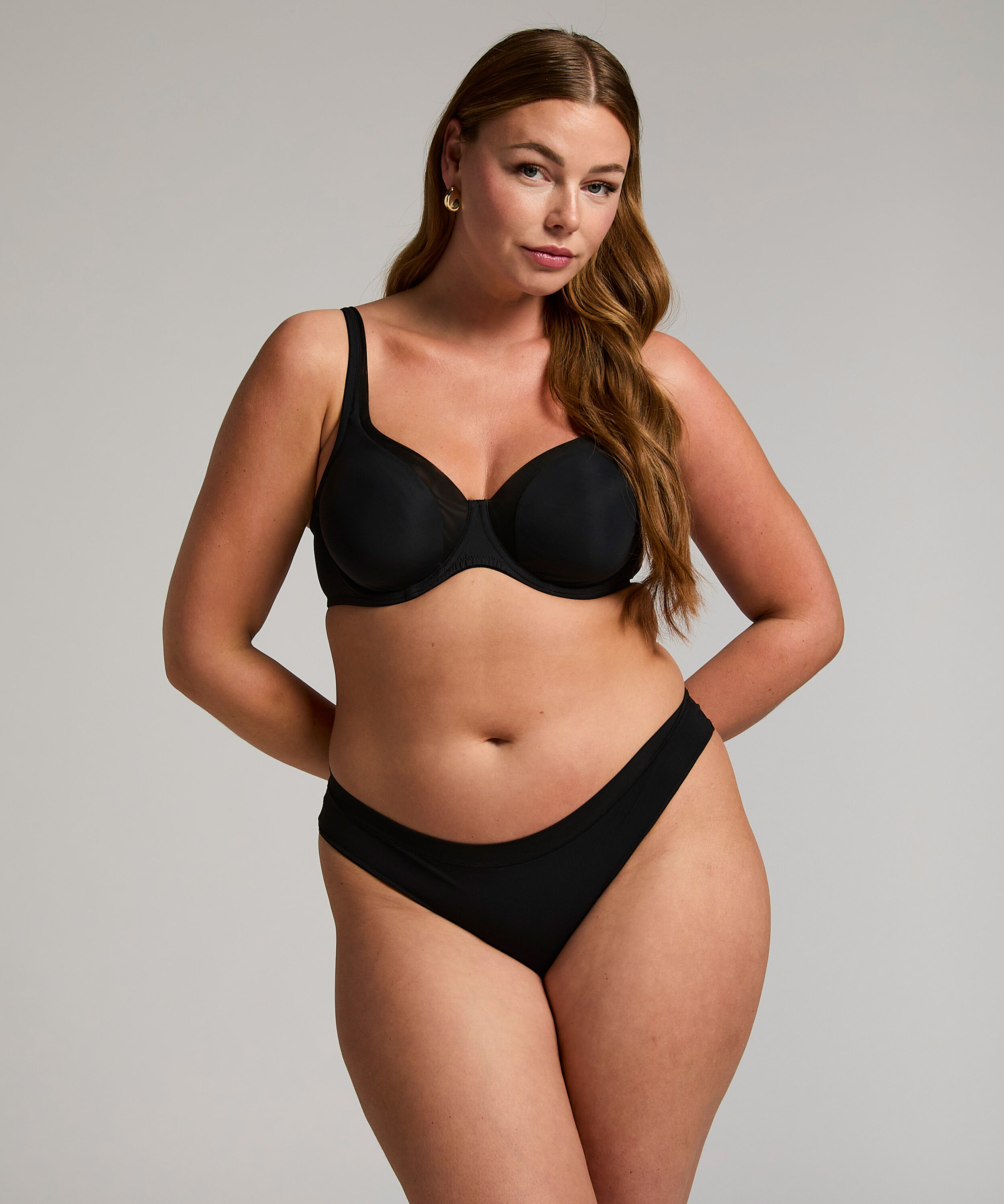 Mesh braziliantrosa, Svart