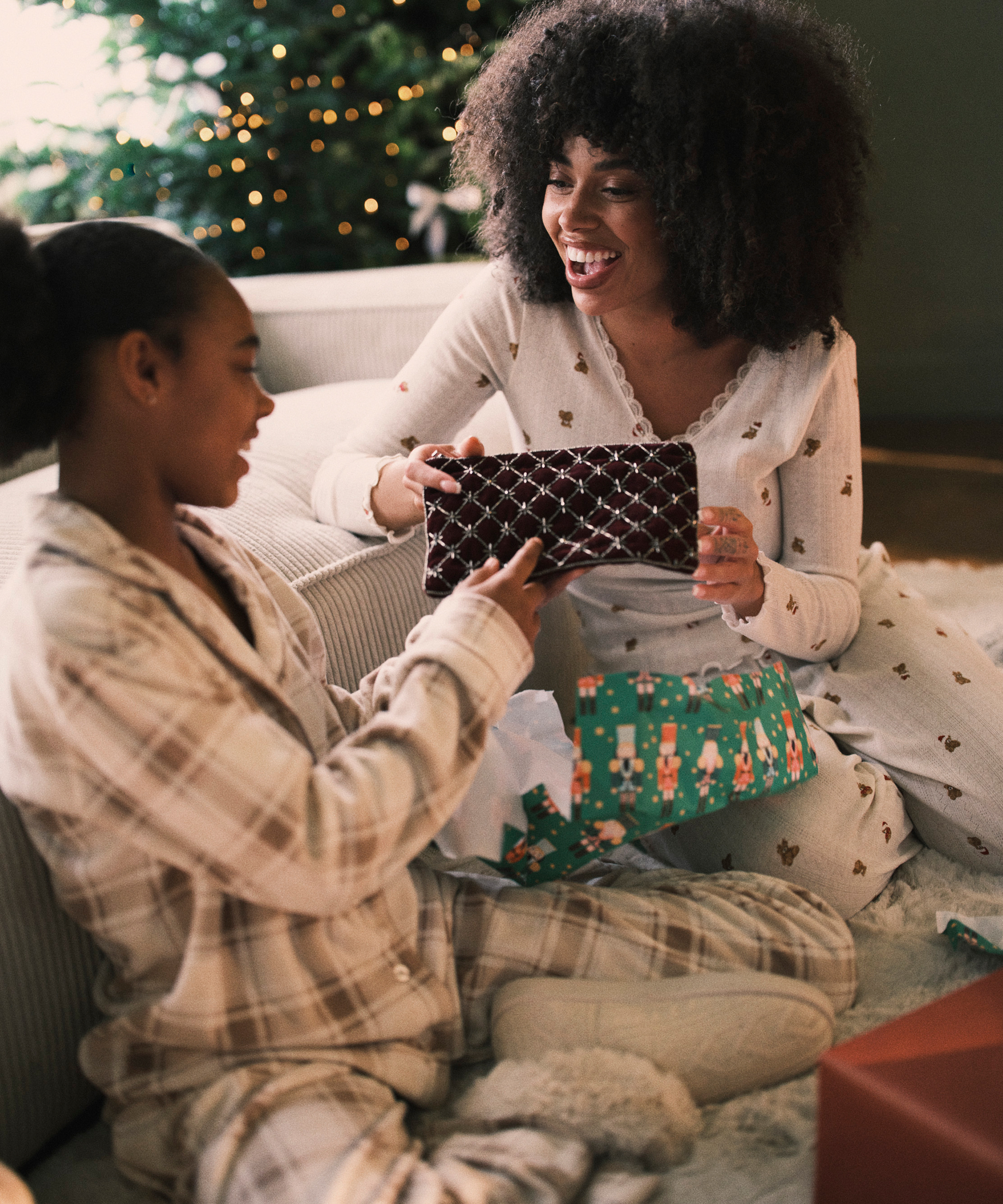 Väska med pärlor, Lila, main