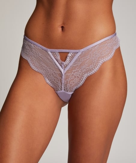 Cheekini Isabelle, Lila