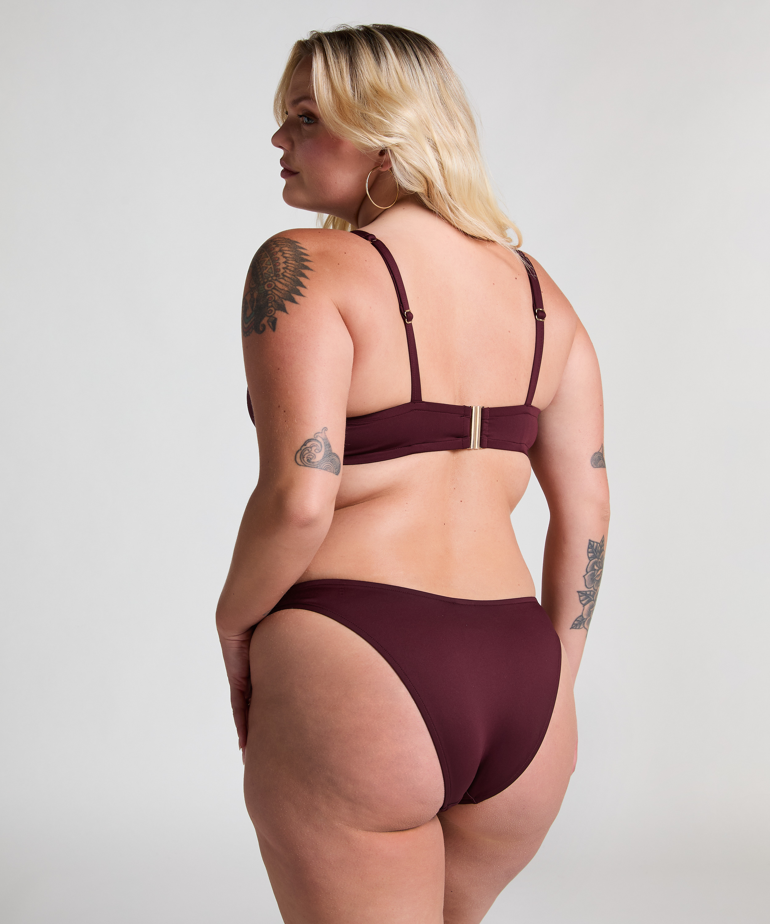 H&ouml;gt skuren bikiniunderdel i neopren, Lila, main