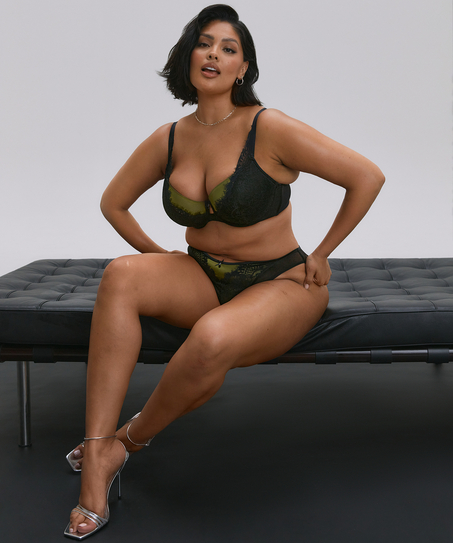 Braziliantrosa Mirabella, Svart