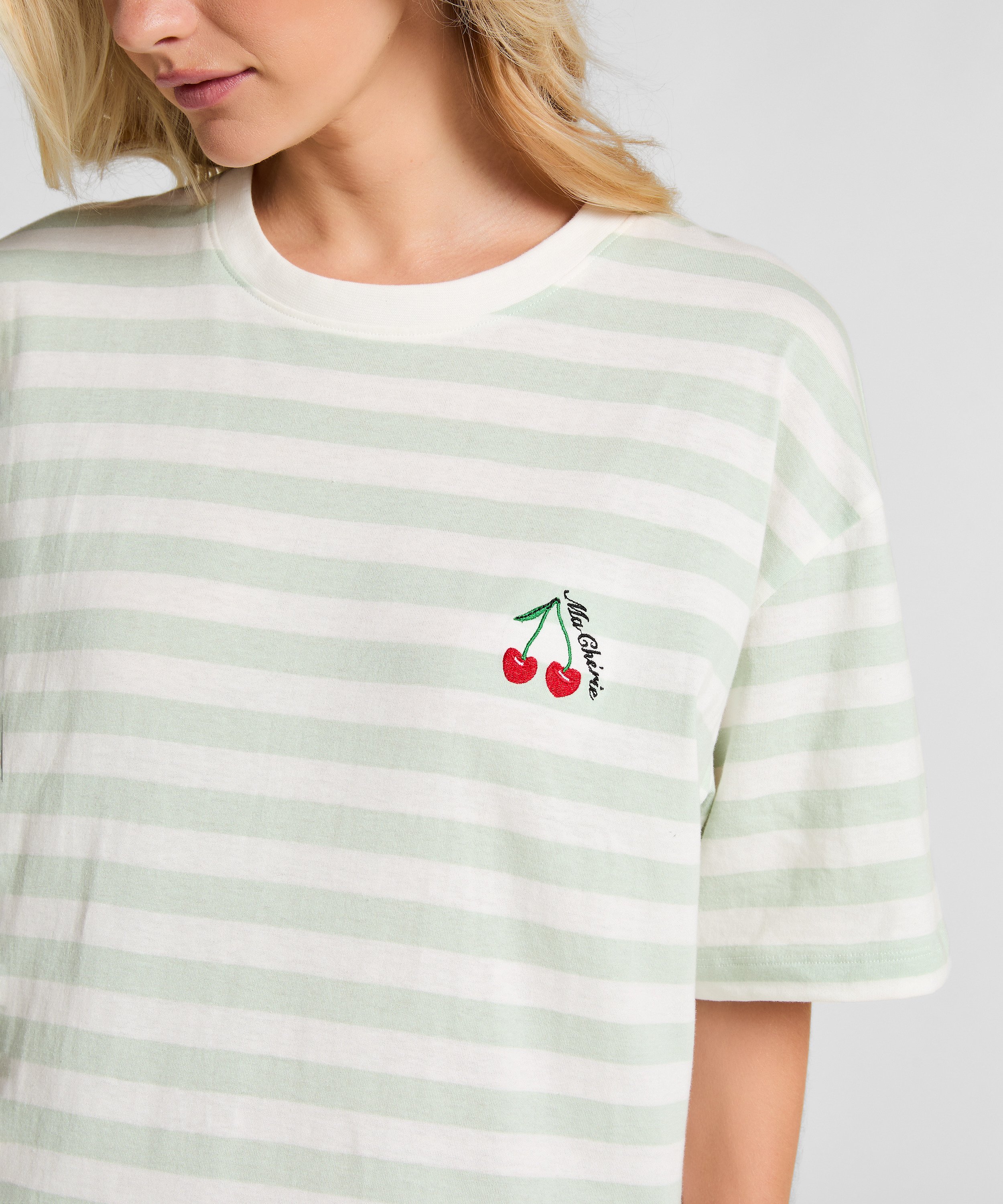 Nattskjorta med rund hals, Gr&ouml;n, main