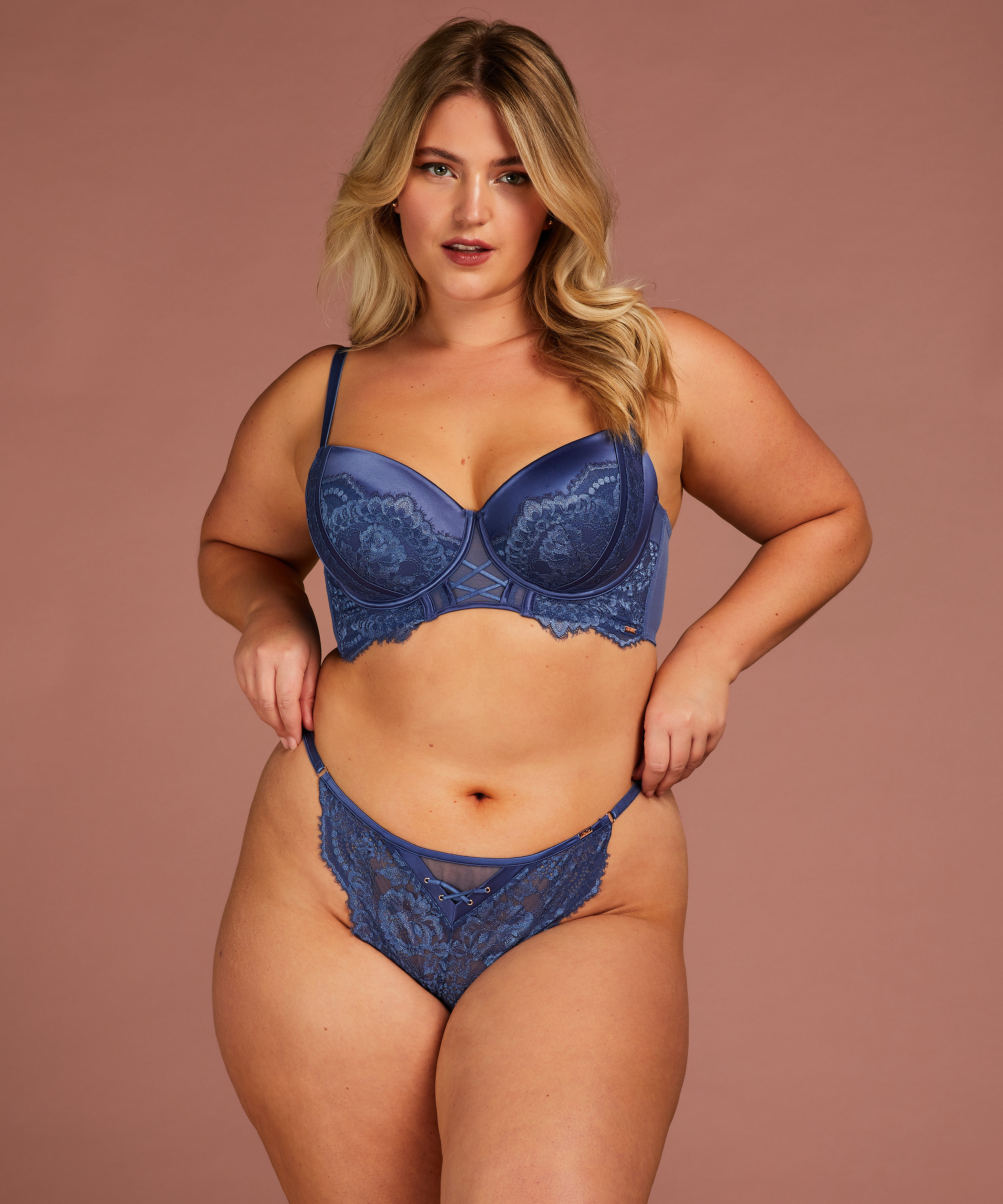 H&ouml;gt skuren stringtrosa Daan, bl&aring;, main