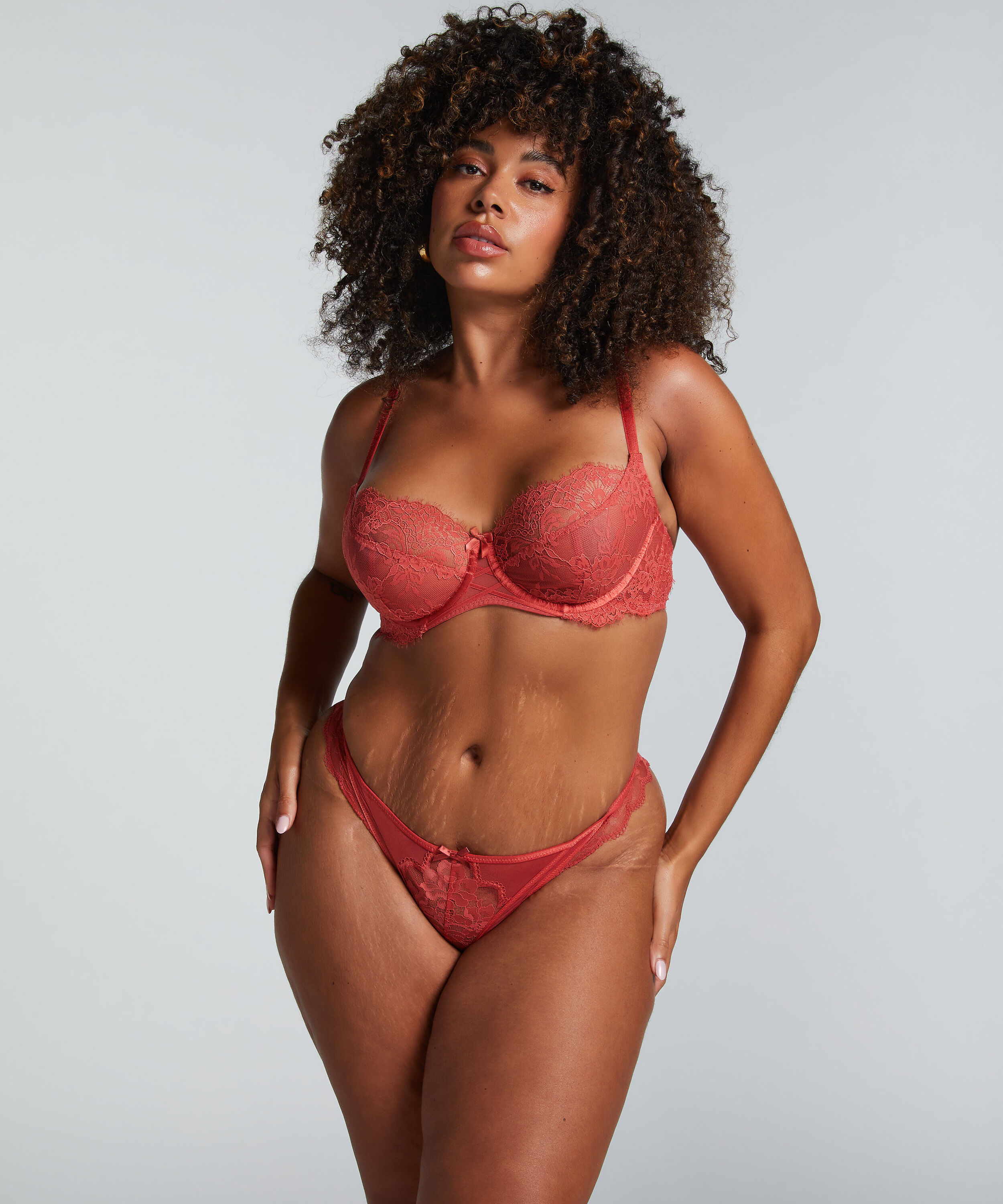 Brazilian-trosa Lorna, Röd