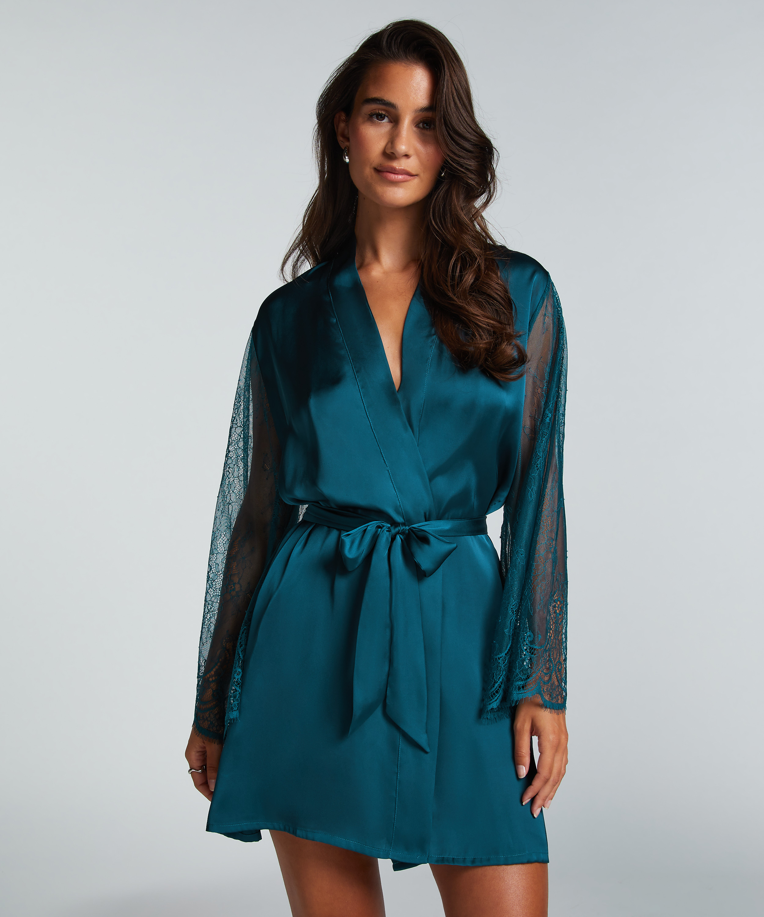 Kimono Satin, Bl&aring;, main