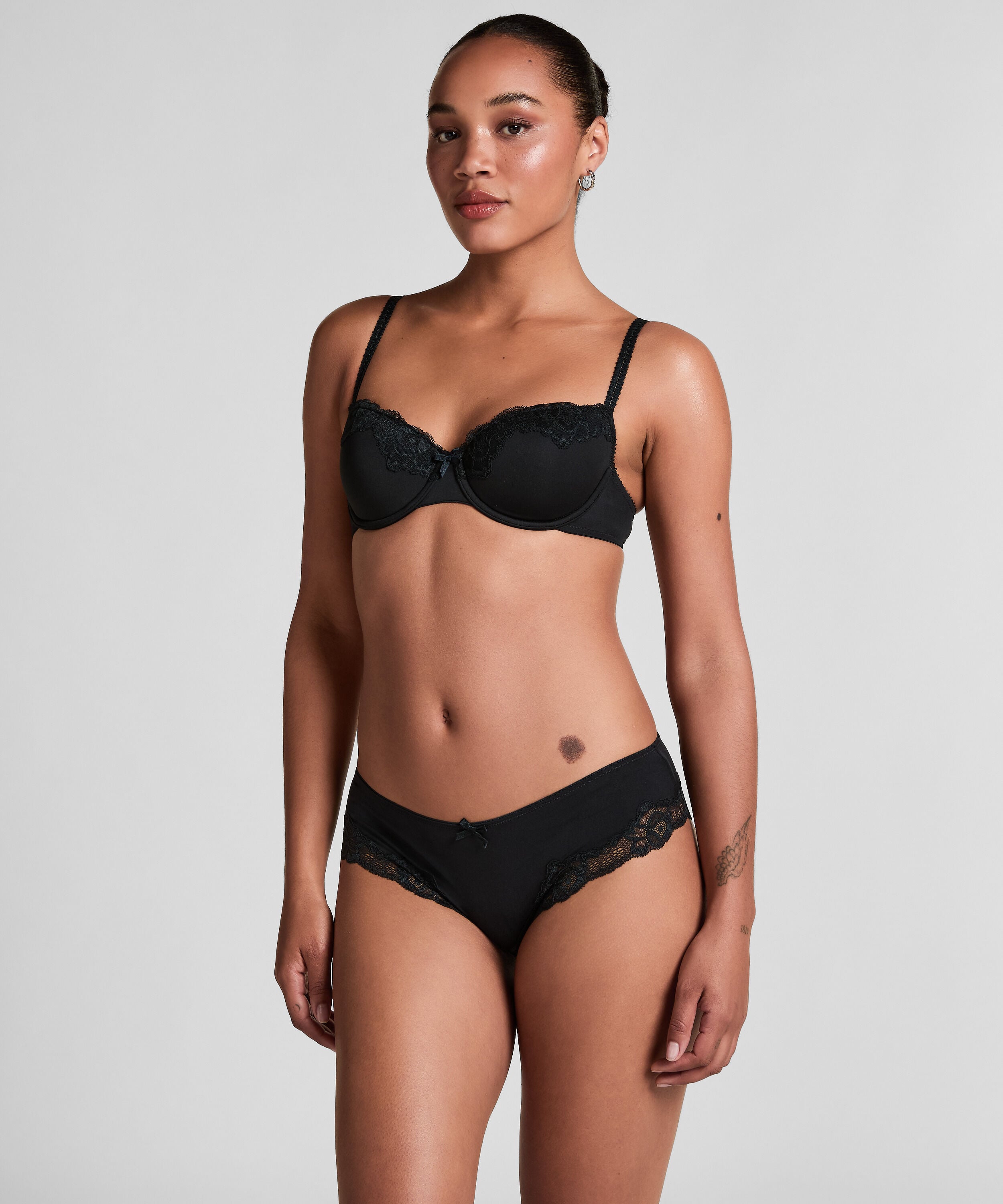 Brieftrosa Secret Lace, Svart