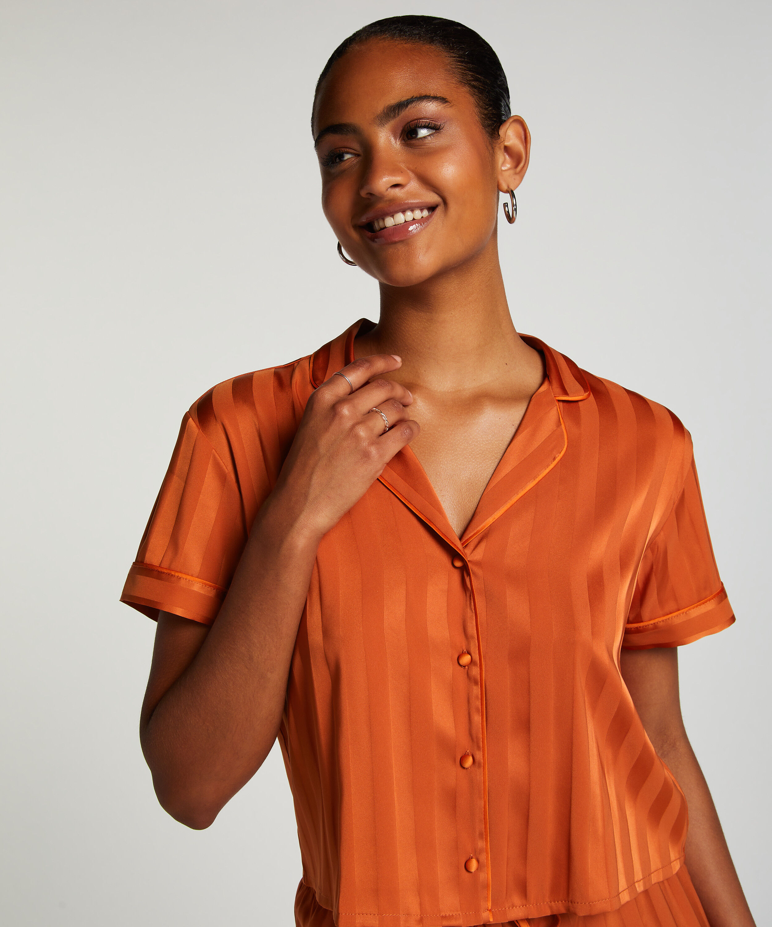 Kortärmad jacka i Satin, Orange