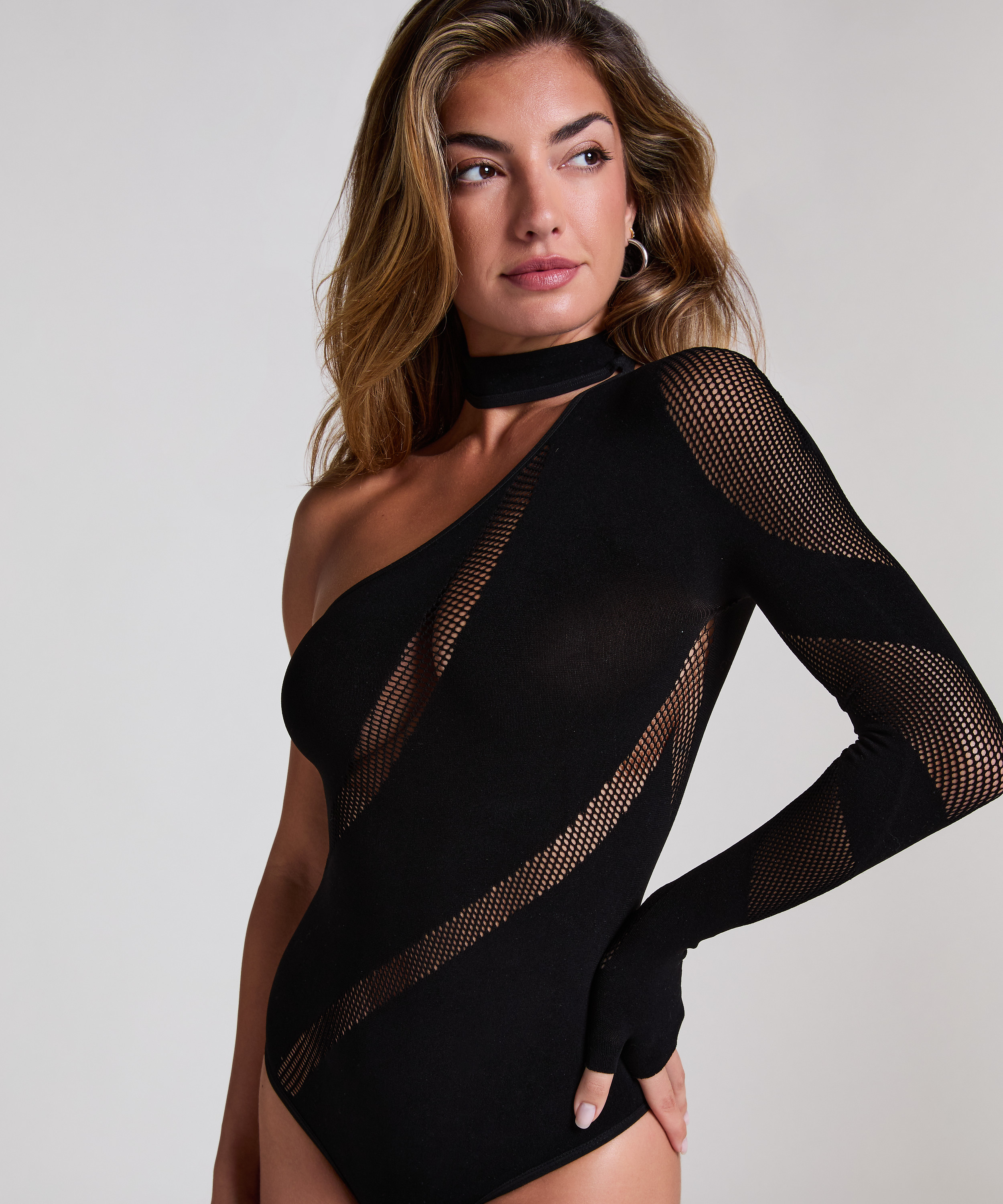 Asymmetrisk body, Svart, main