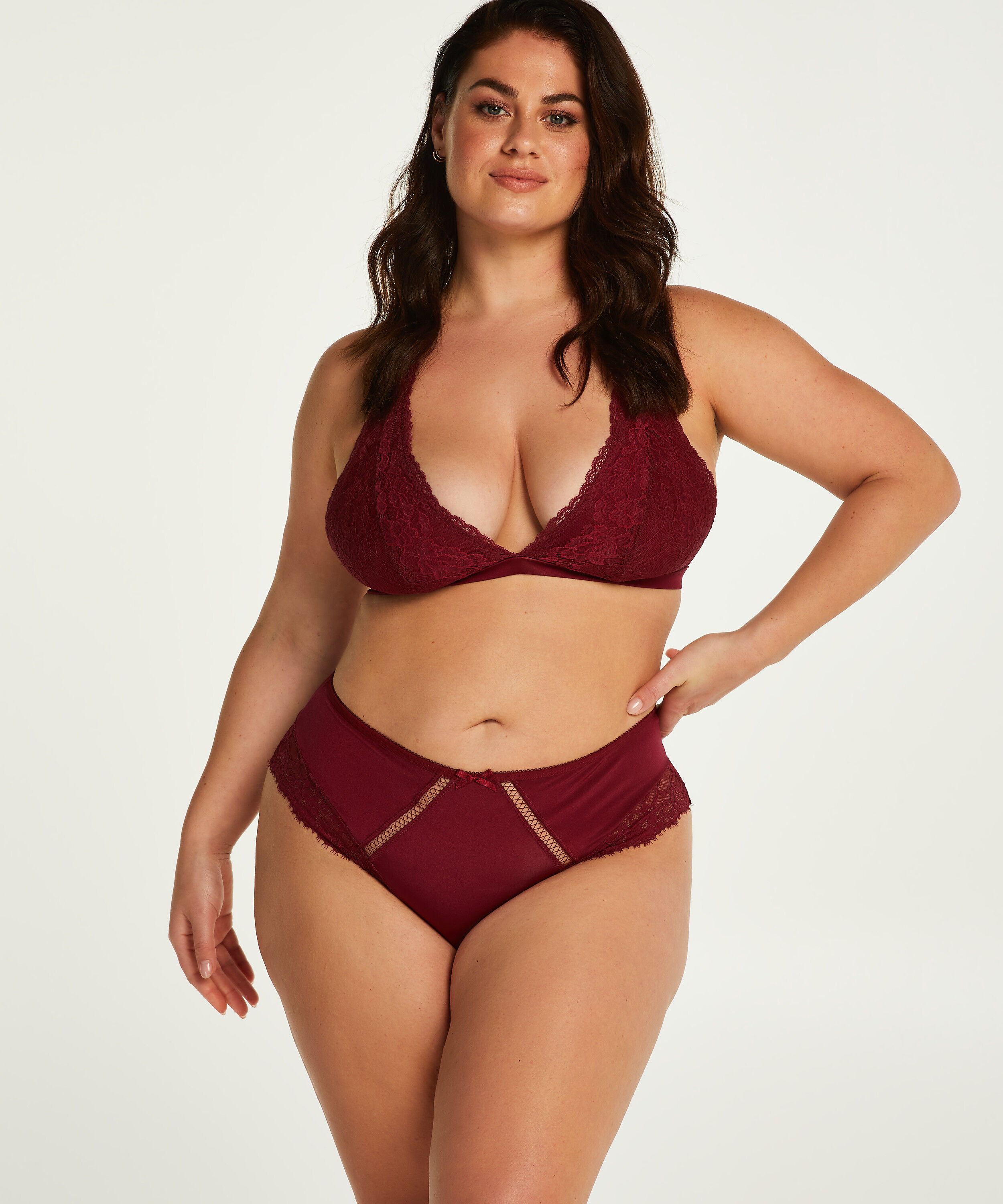Yvenne Curvy brazilian-trosa, Röd