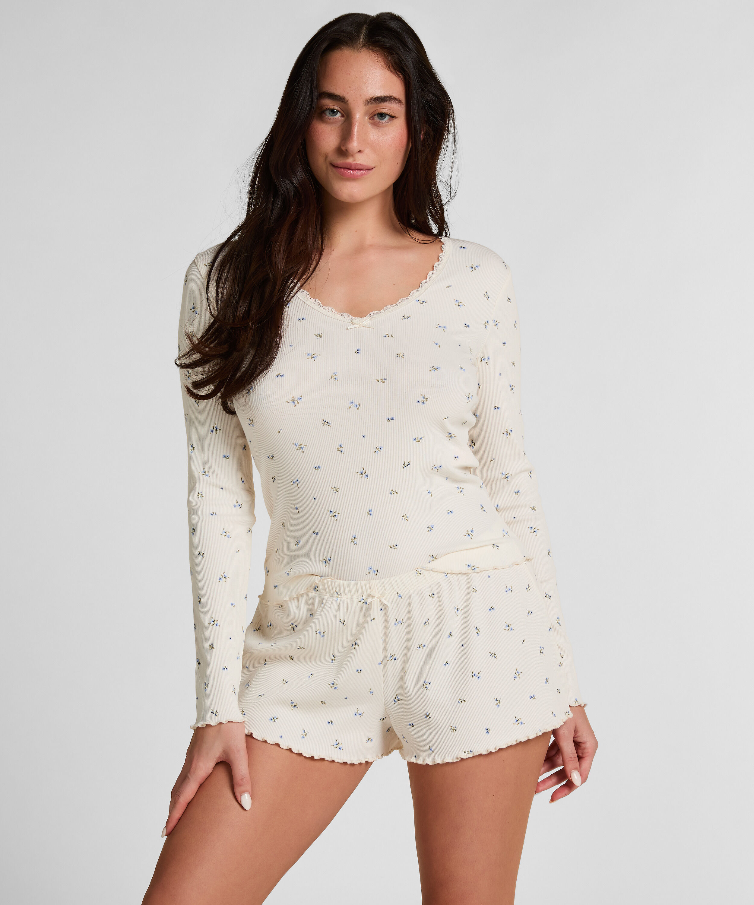 Pyjamasset Daisy, Vit