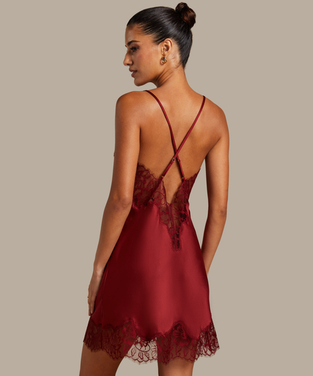 Underkl&auml;nning Valerie, R&ouml;d