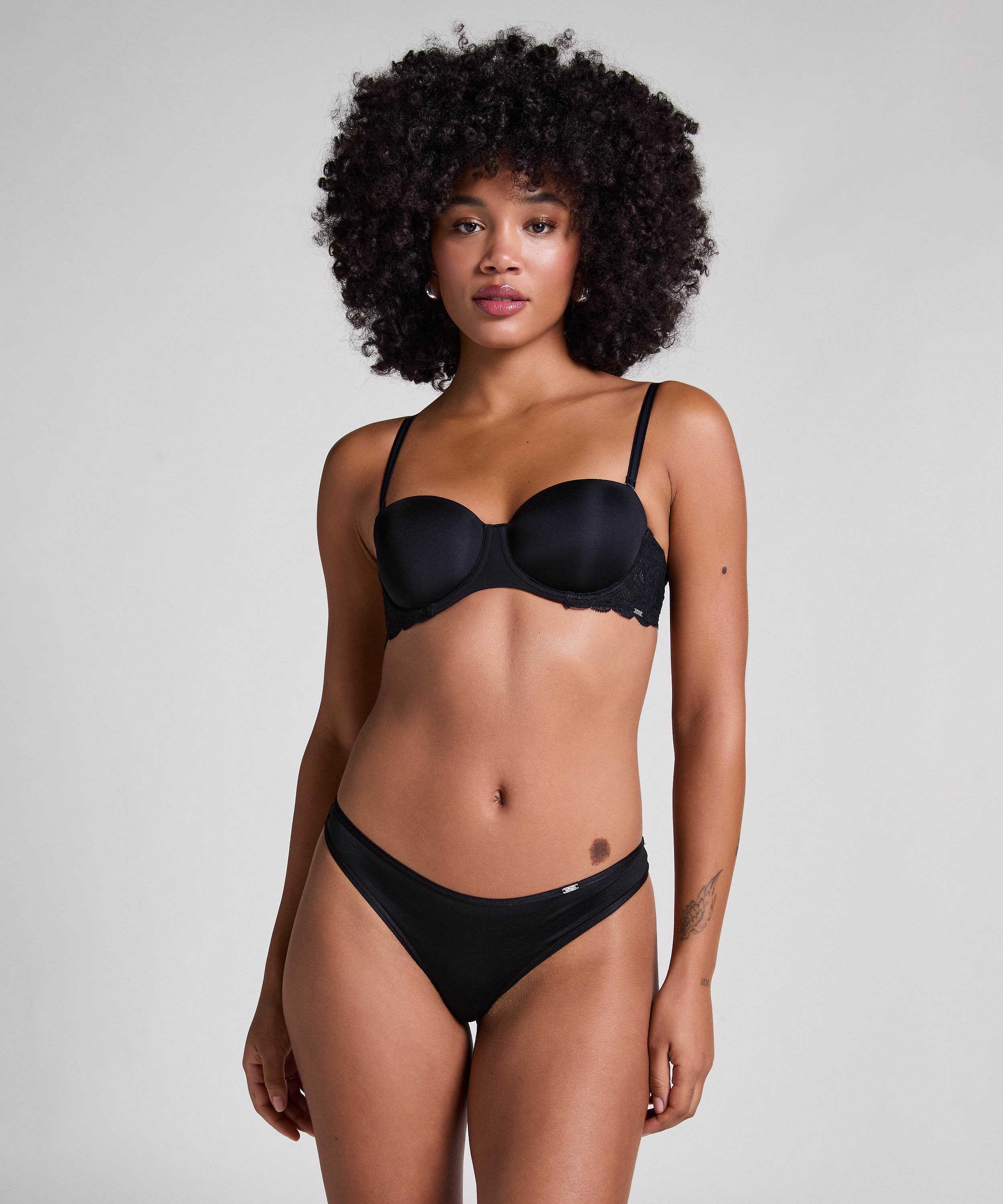 Formpressad axelbandslös bygel-bh Angie, Svart, main