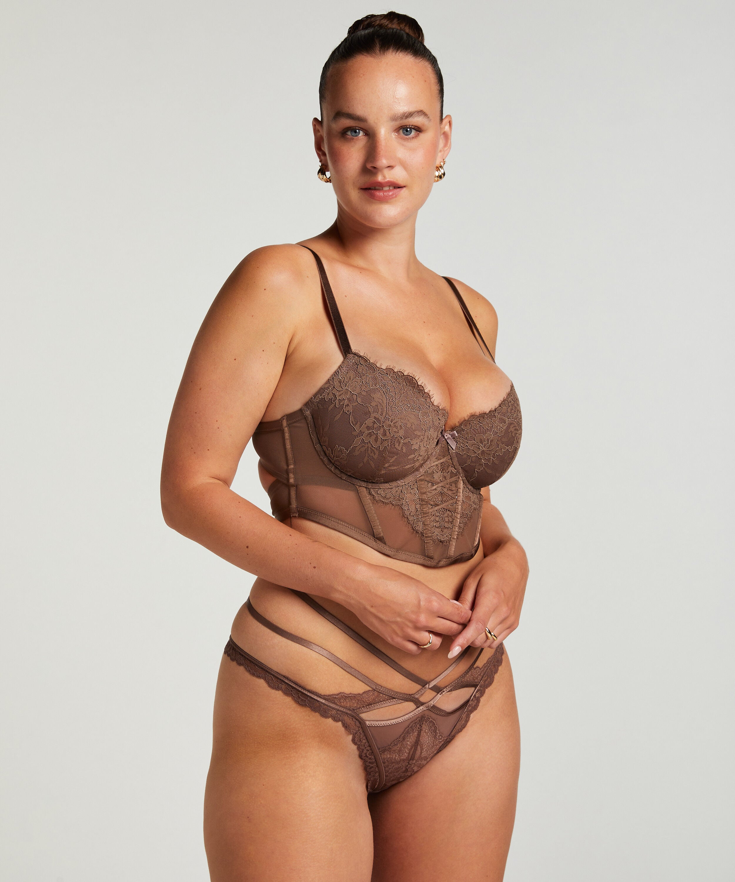 Brazilian-trosa Janine