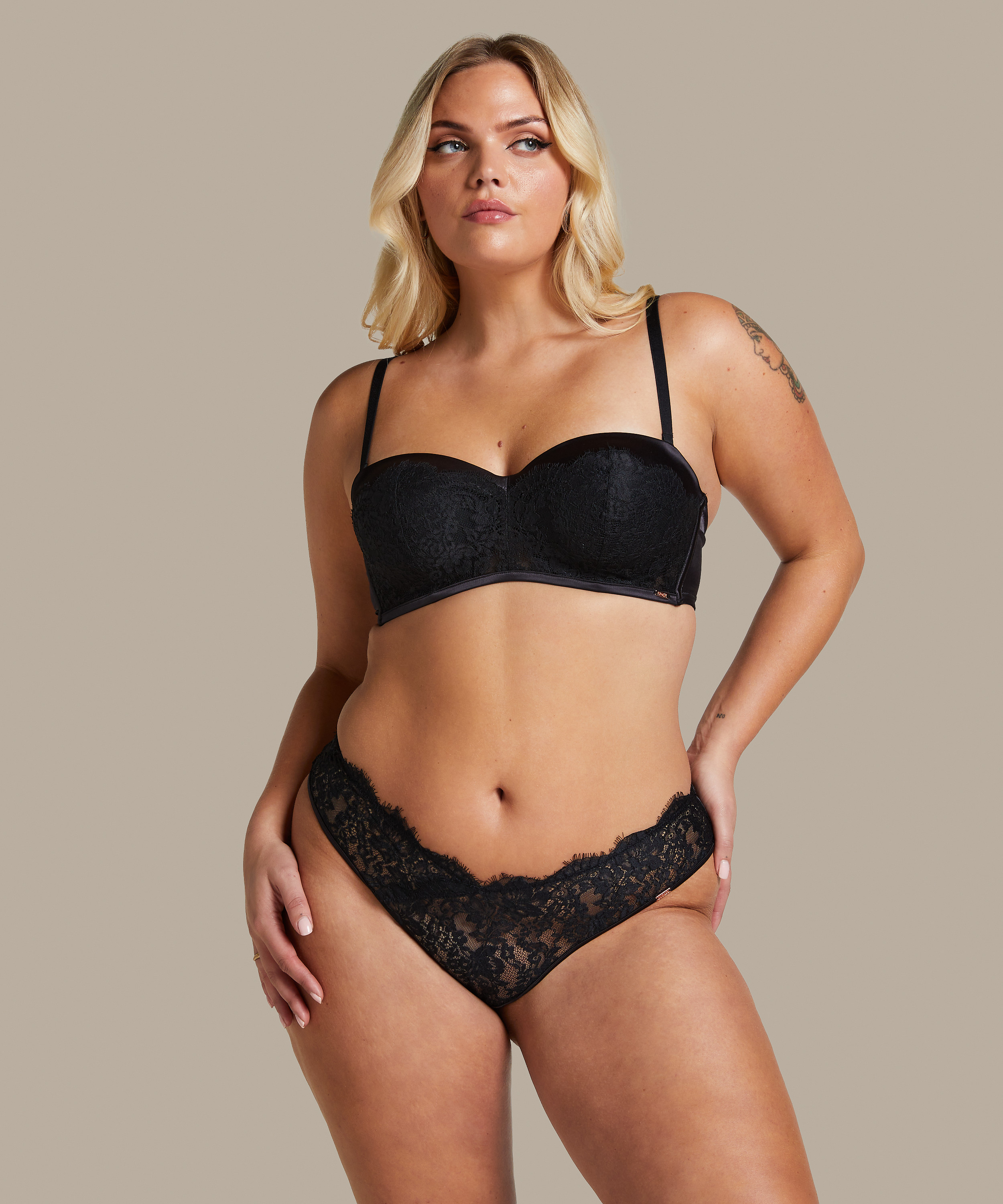 Formpressad axelbandslös bygel-bh Chalice, Svart, main