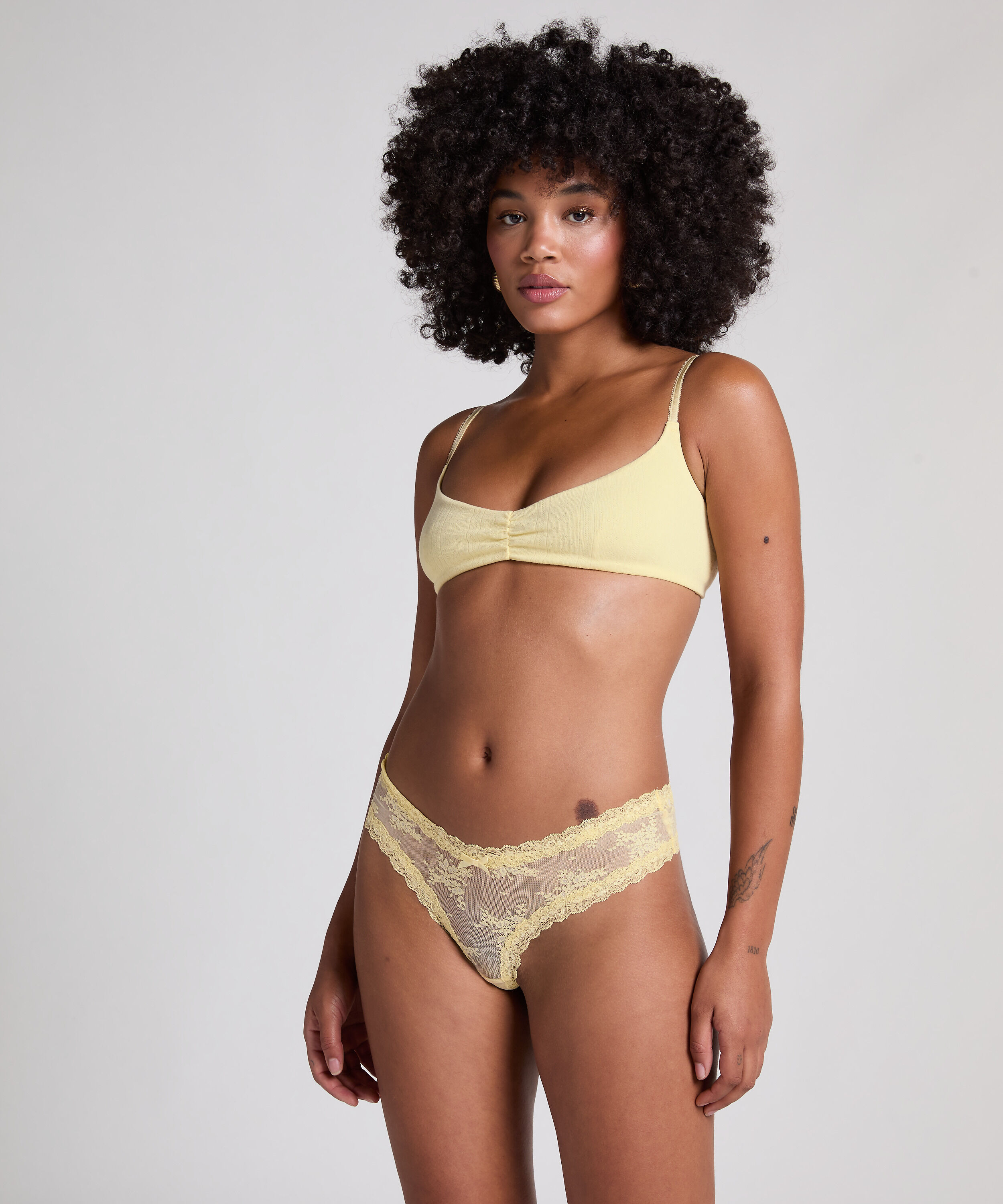 Brazilian-trosa V-shape mesh, Gul