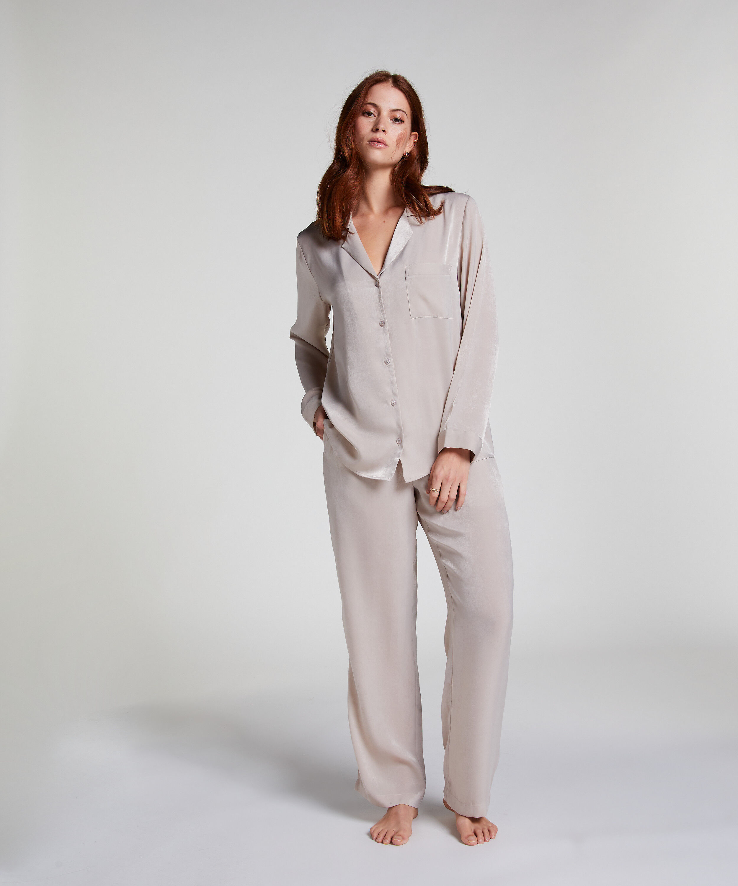 Satin-byxor, Beige