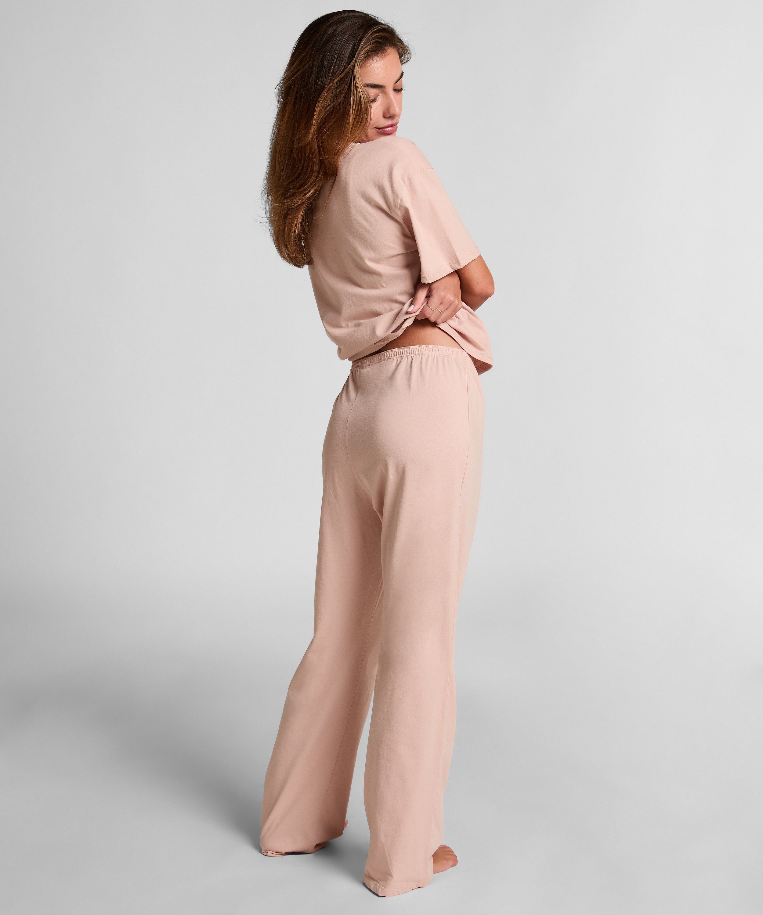 Pyjamasset, Rosa, main