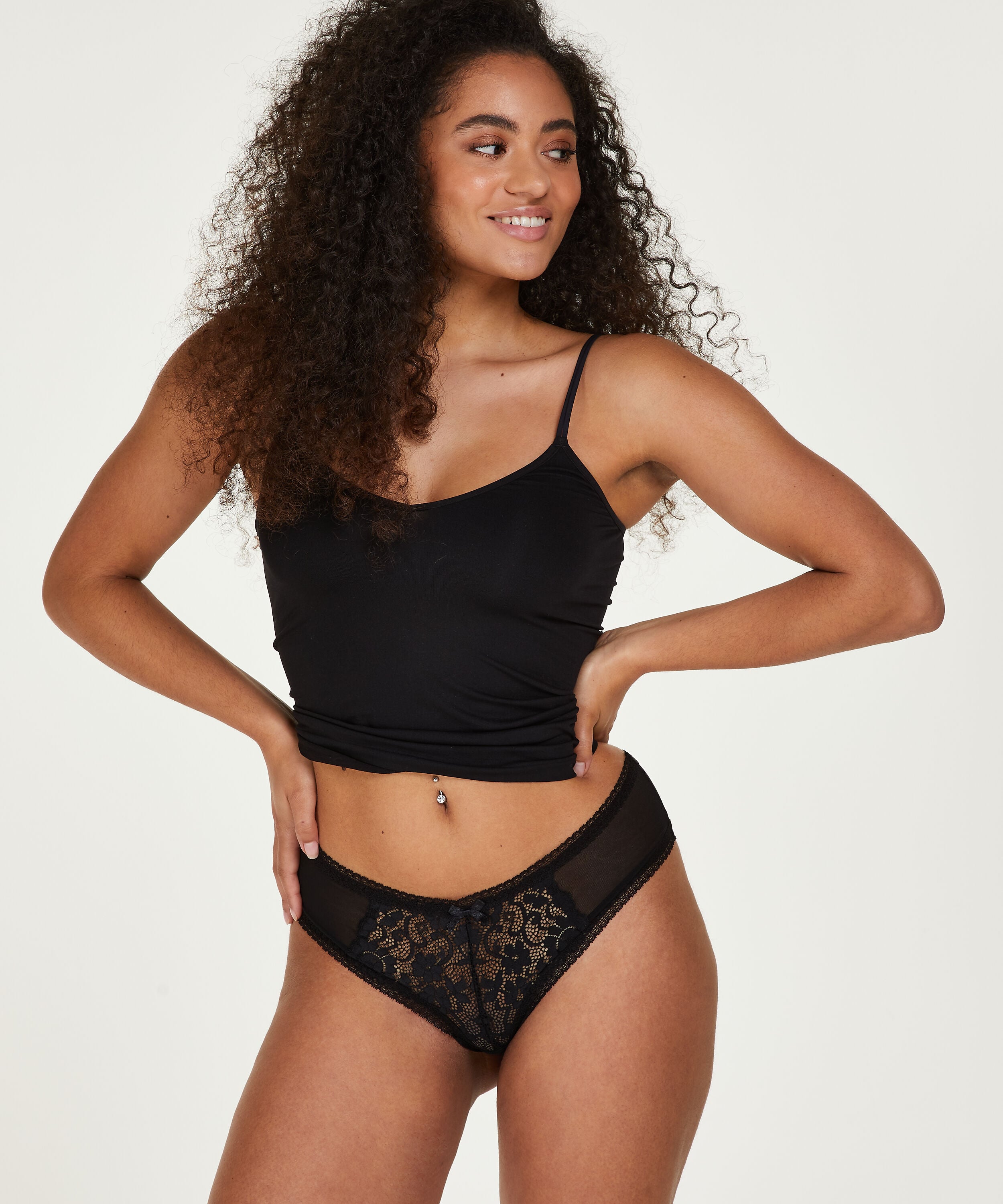 Franzi V-shaped Brazilian, Svart