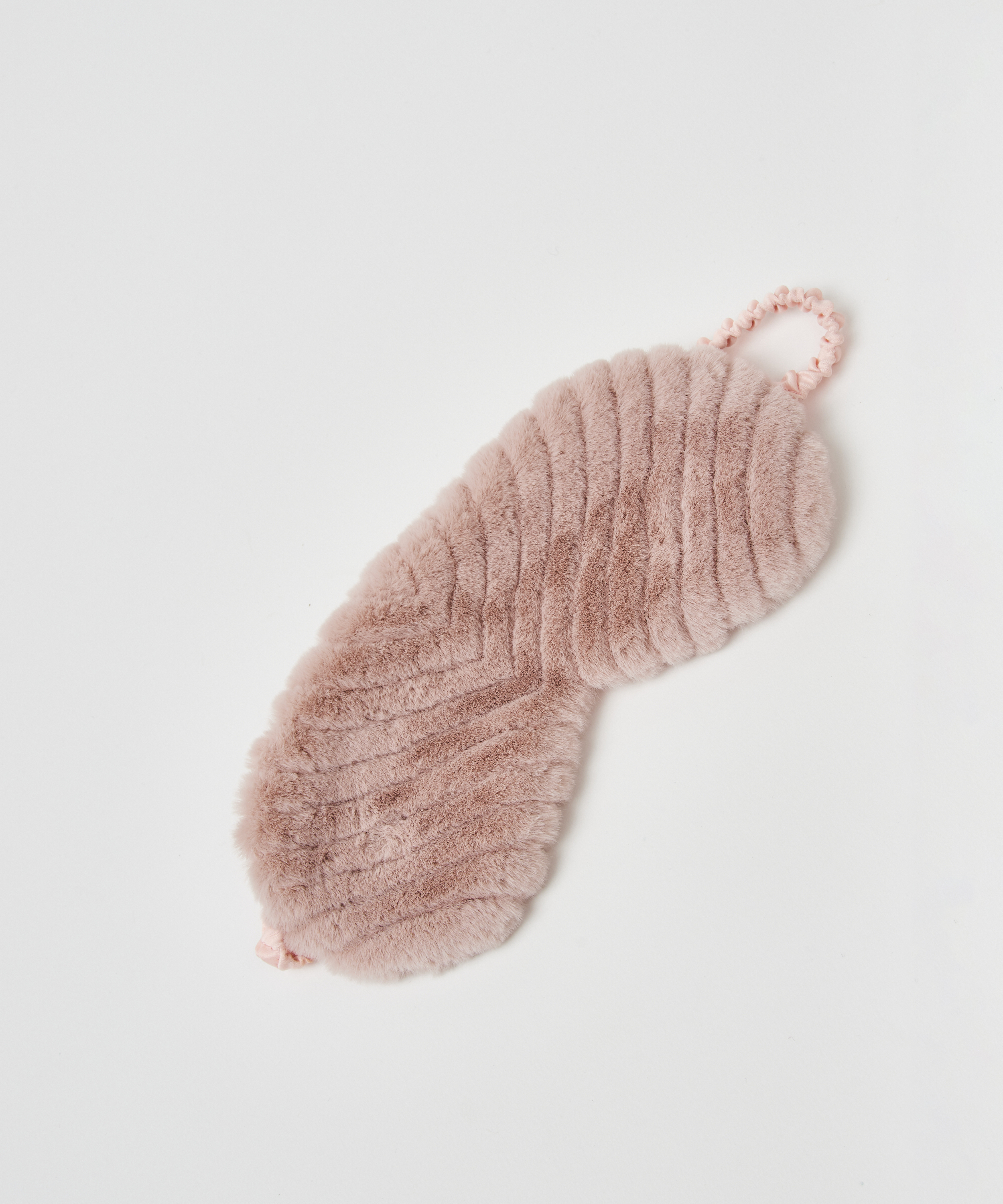 Sovmask i fuskp&auml;ls, Gr&aring;, main