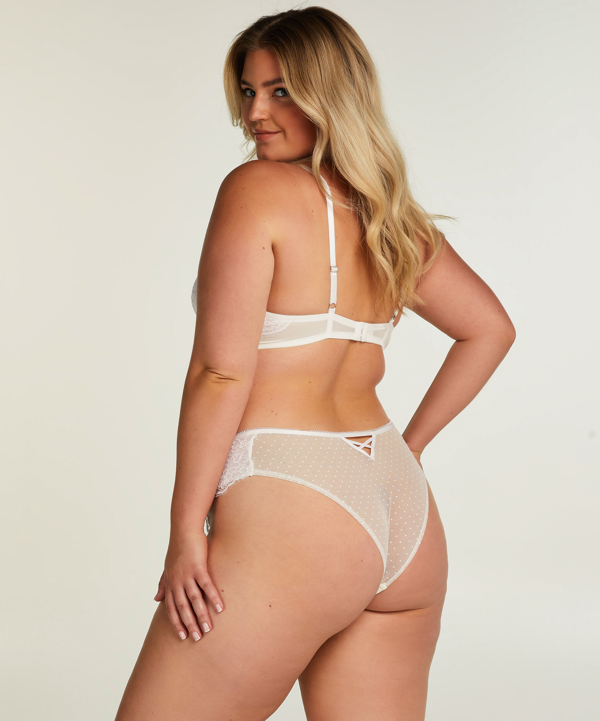 Jolie brazilian-trosa, Vit, main