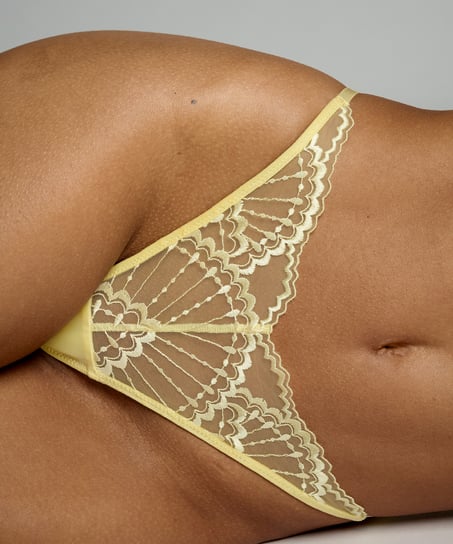 Stringtrosa Sali, Gul