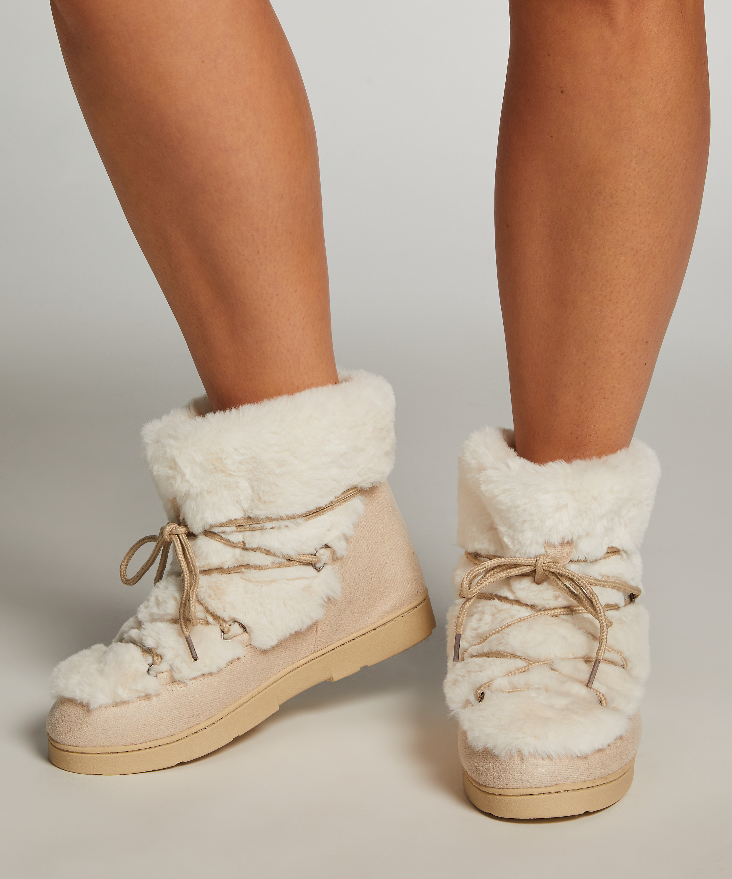 St&ouml;vlar Lisa, Vit, main