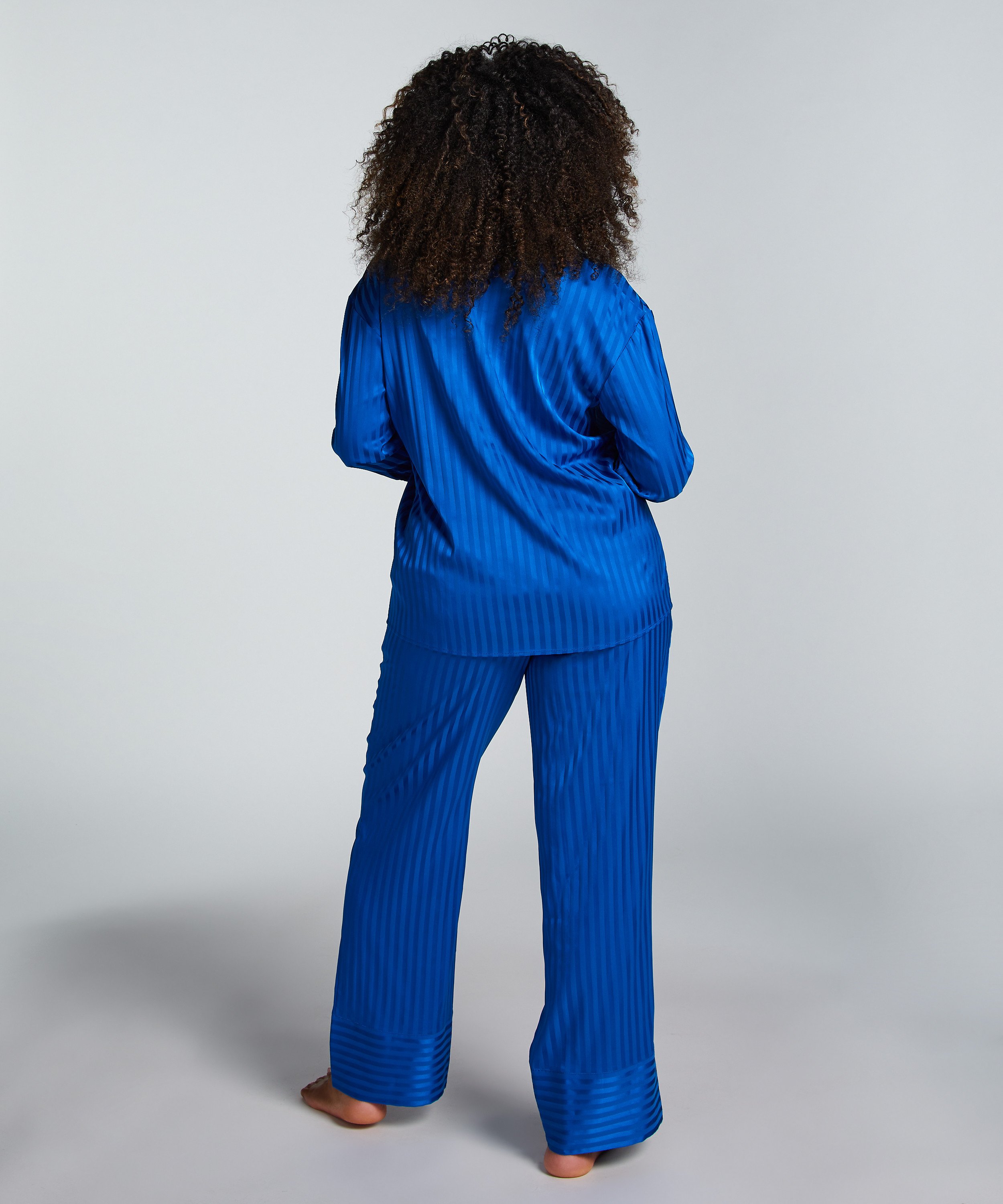 Satin-byxor, Bl&aring;, main