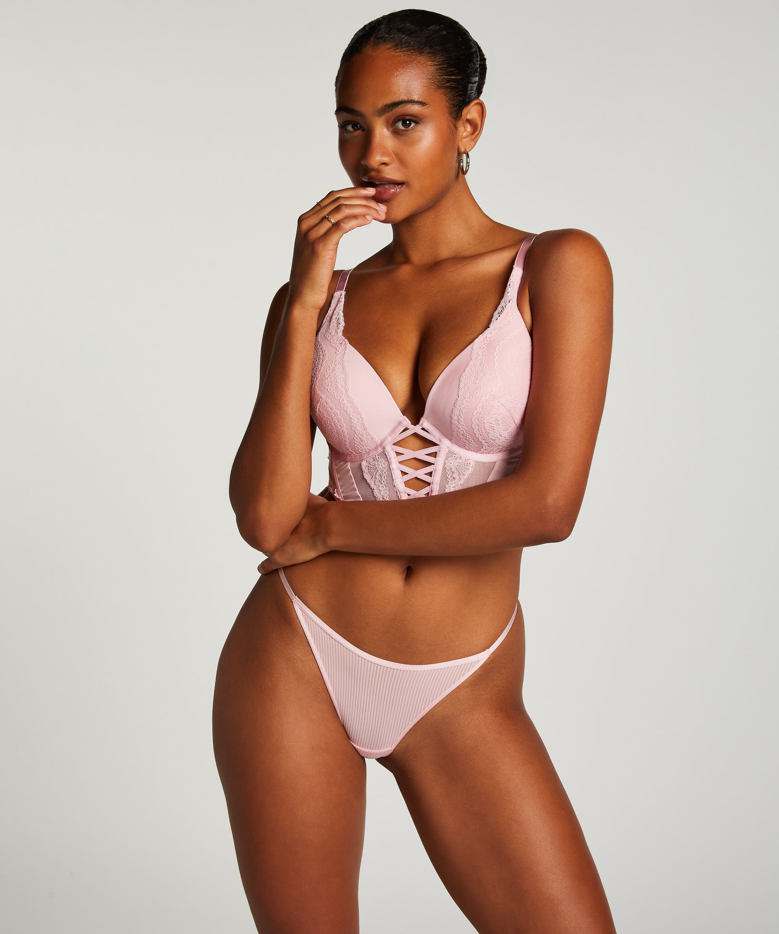 Högt skuren brazilian-trosa Kaiden, Rosa