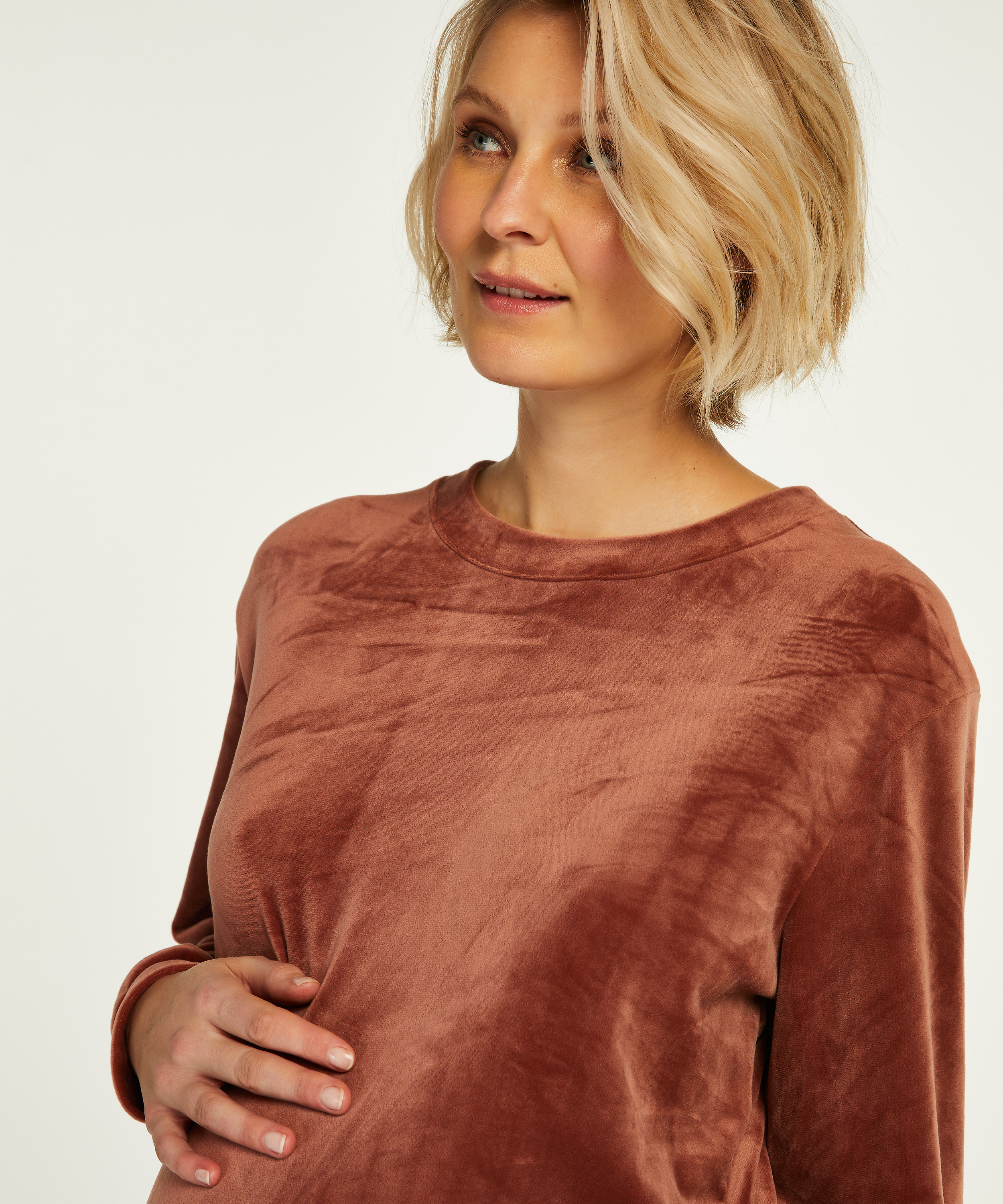 Mammatop i sammets, Rosa, main