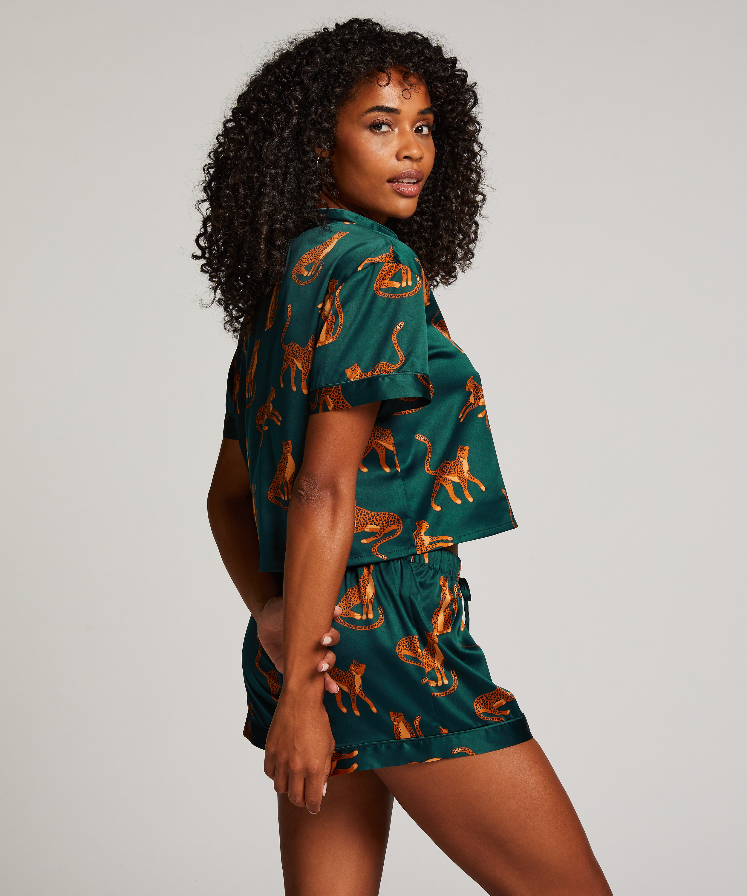 Kort&auml;rmad jacka i Satin, Gr&ouml;n, main