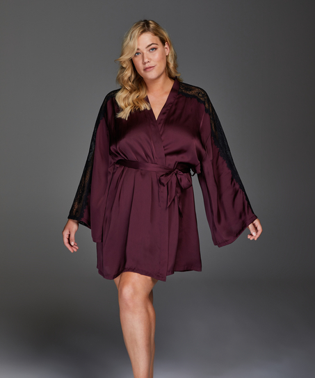 Satinkimono Nadia, R&ouml;d