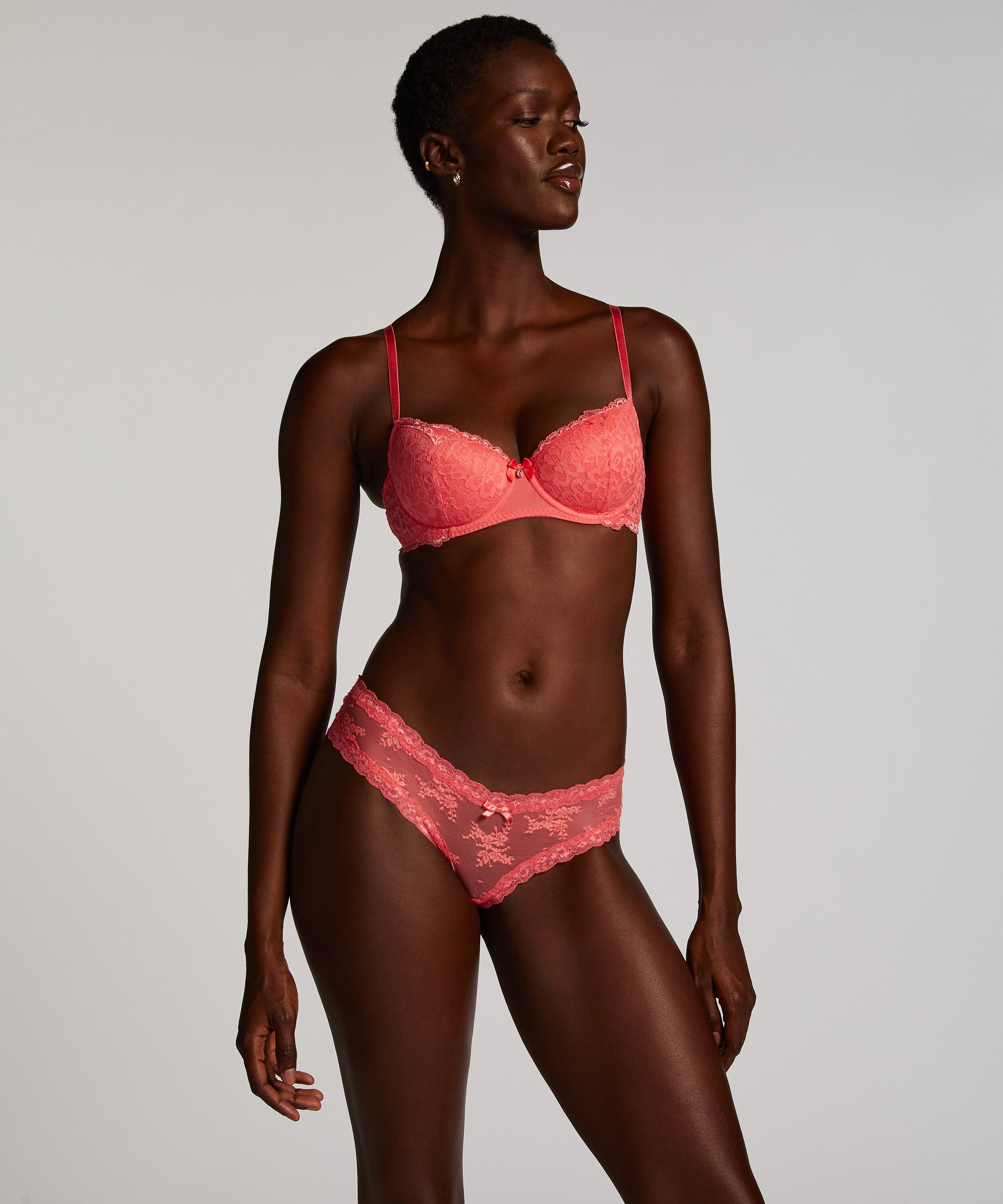 Brazilian-trosa V-shape mesh, Rosa