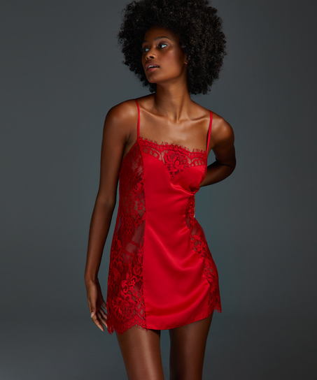 Underkl&auml;nning Jennifer, R&ouml;d