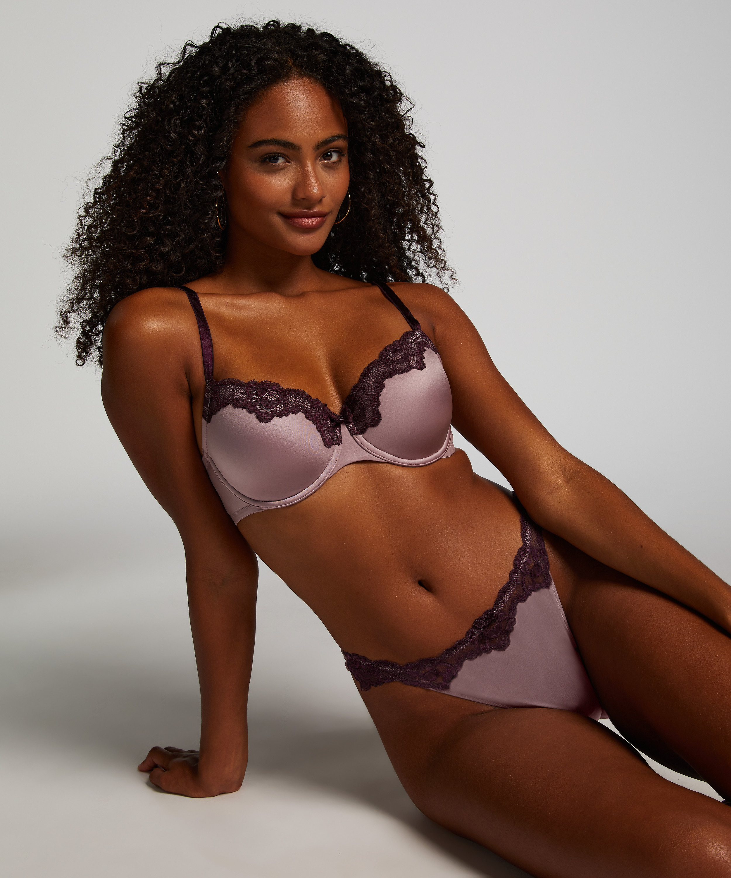 Stringtrosa Lace & Shine, Lila, main
